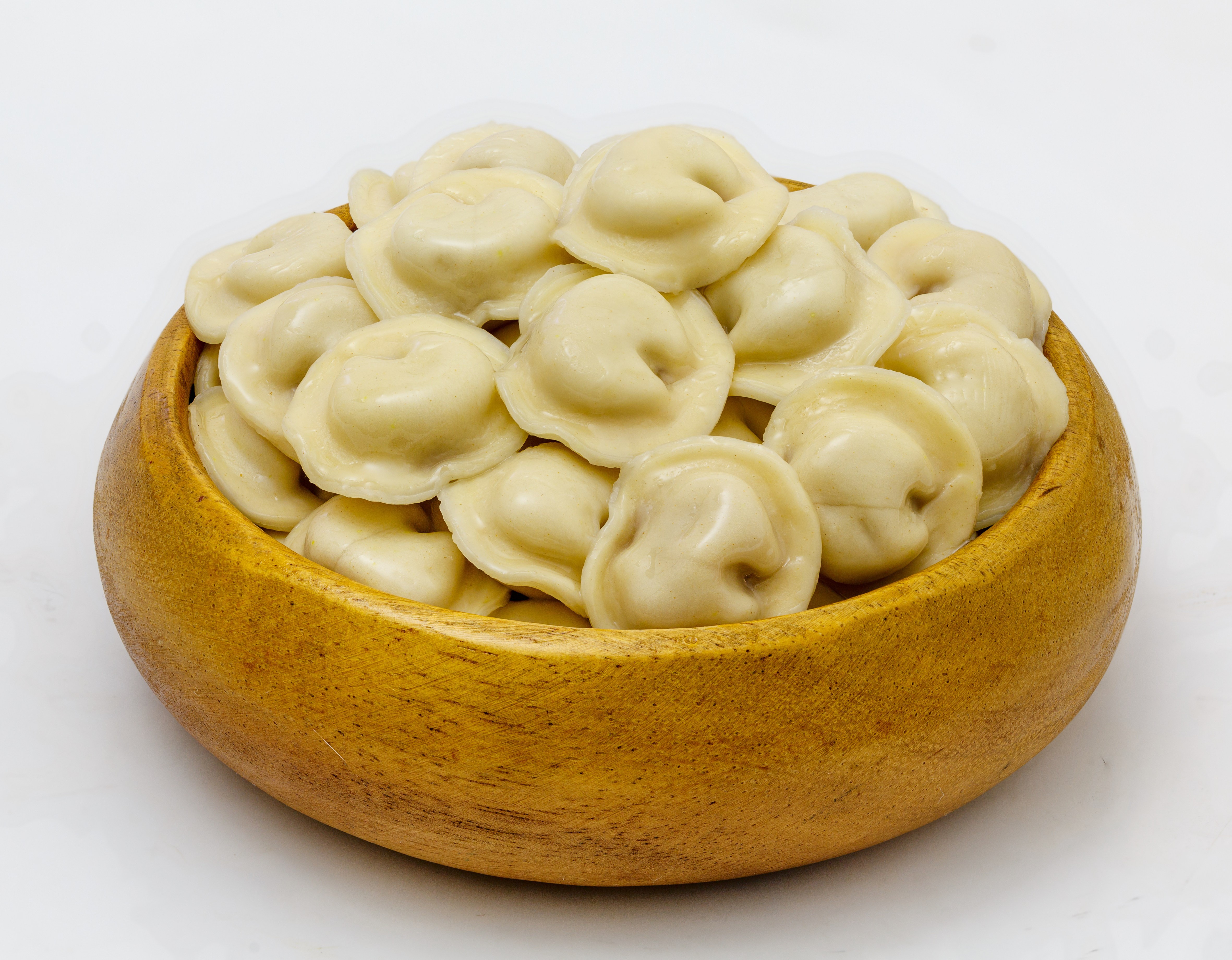 Pelmeni in a wooden bowl HD Wallpaper