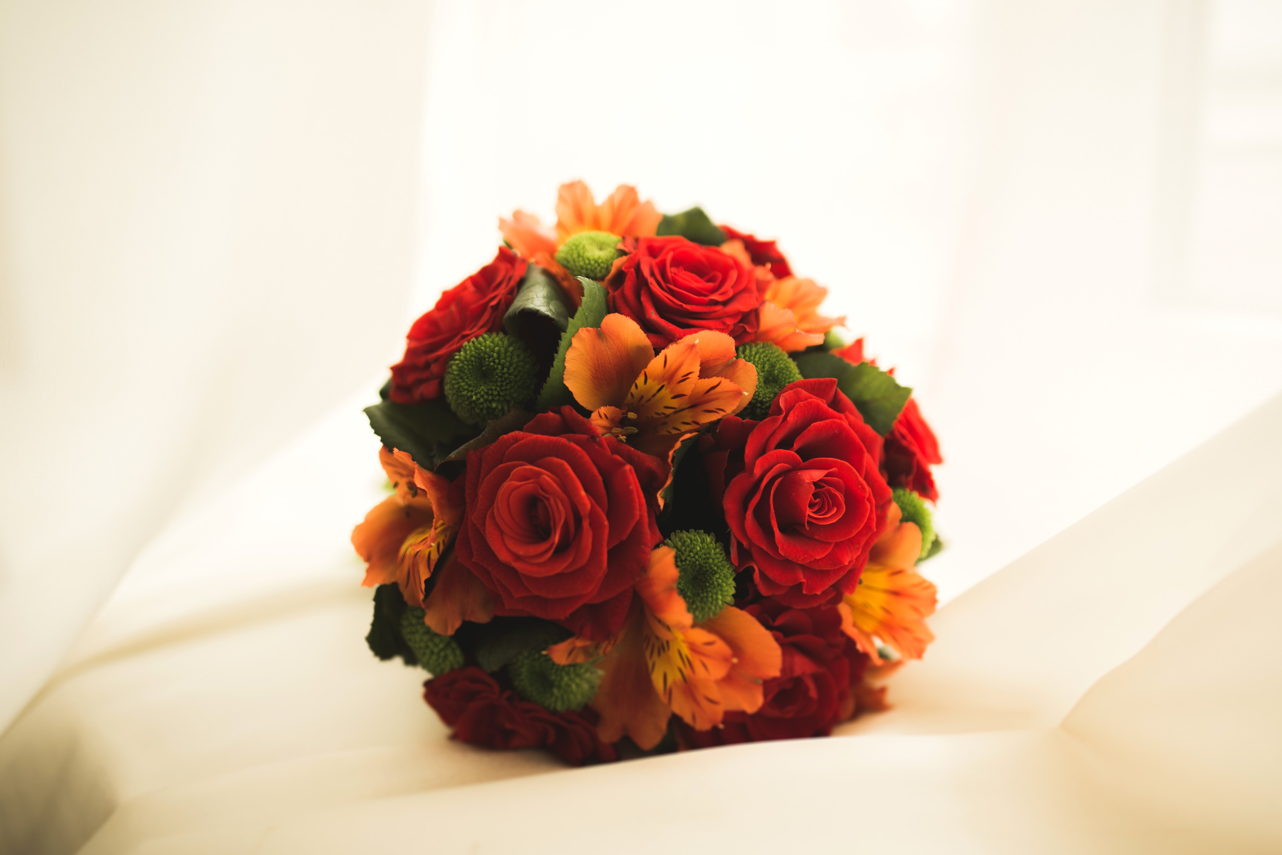 Bouquet of Red Roses and Alstroemeria HD Wallpaper