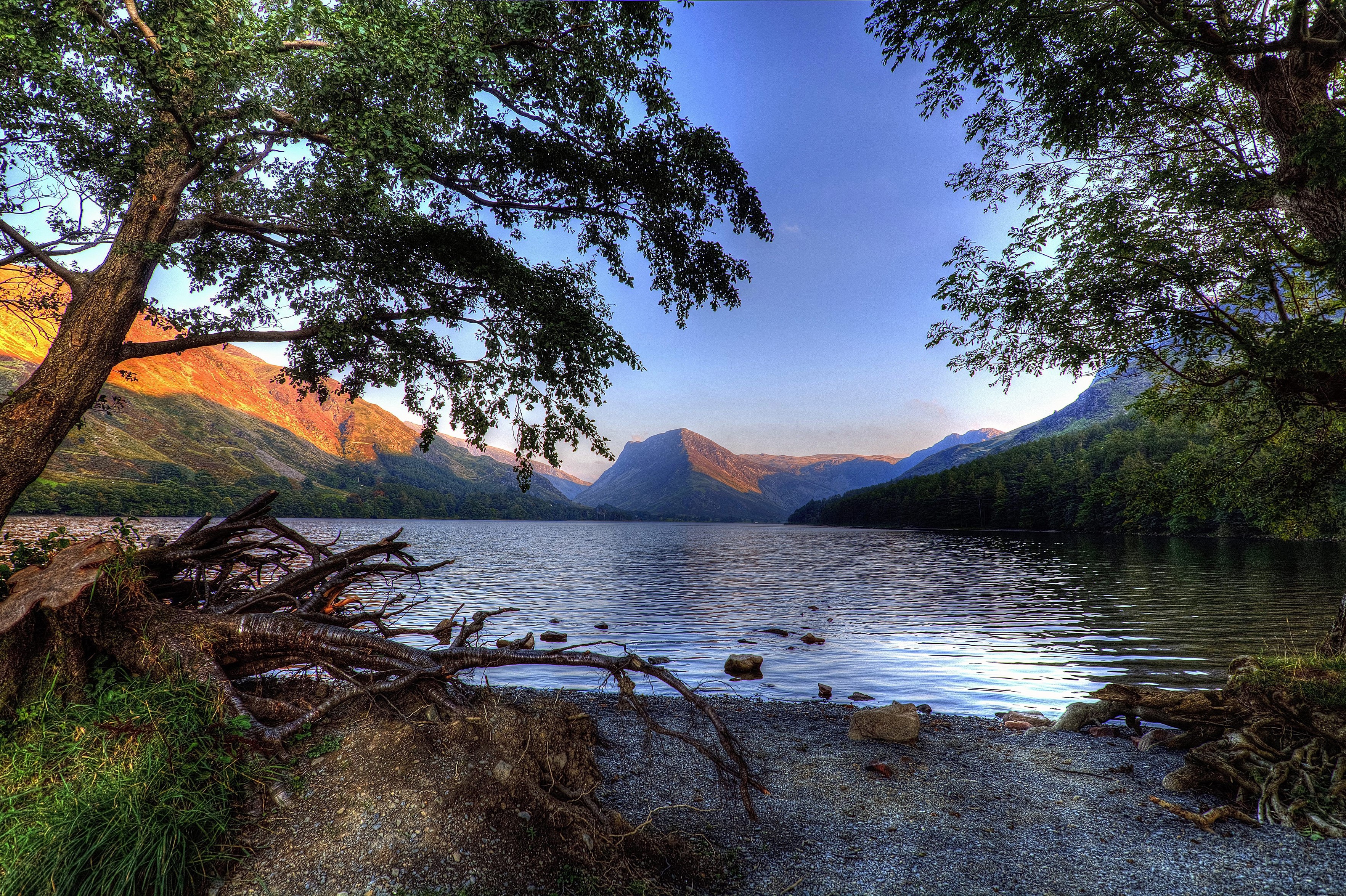 Lake Buttermere Cumbria England with Mountains and Trees HD Wallpaper