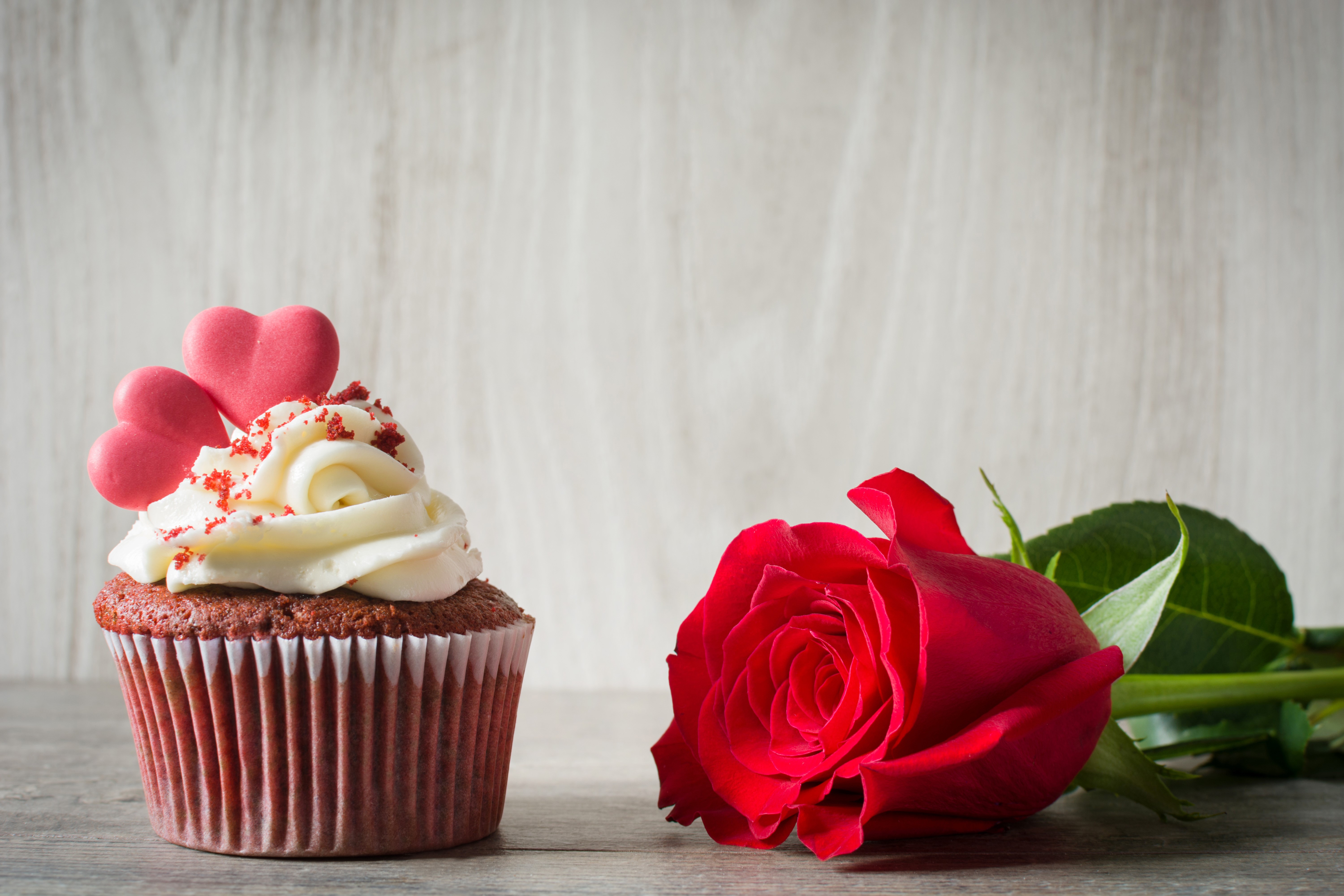 Red Velvet Cupcake with Hearts and Red Rose HD Wallpaper