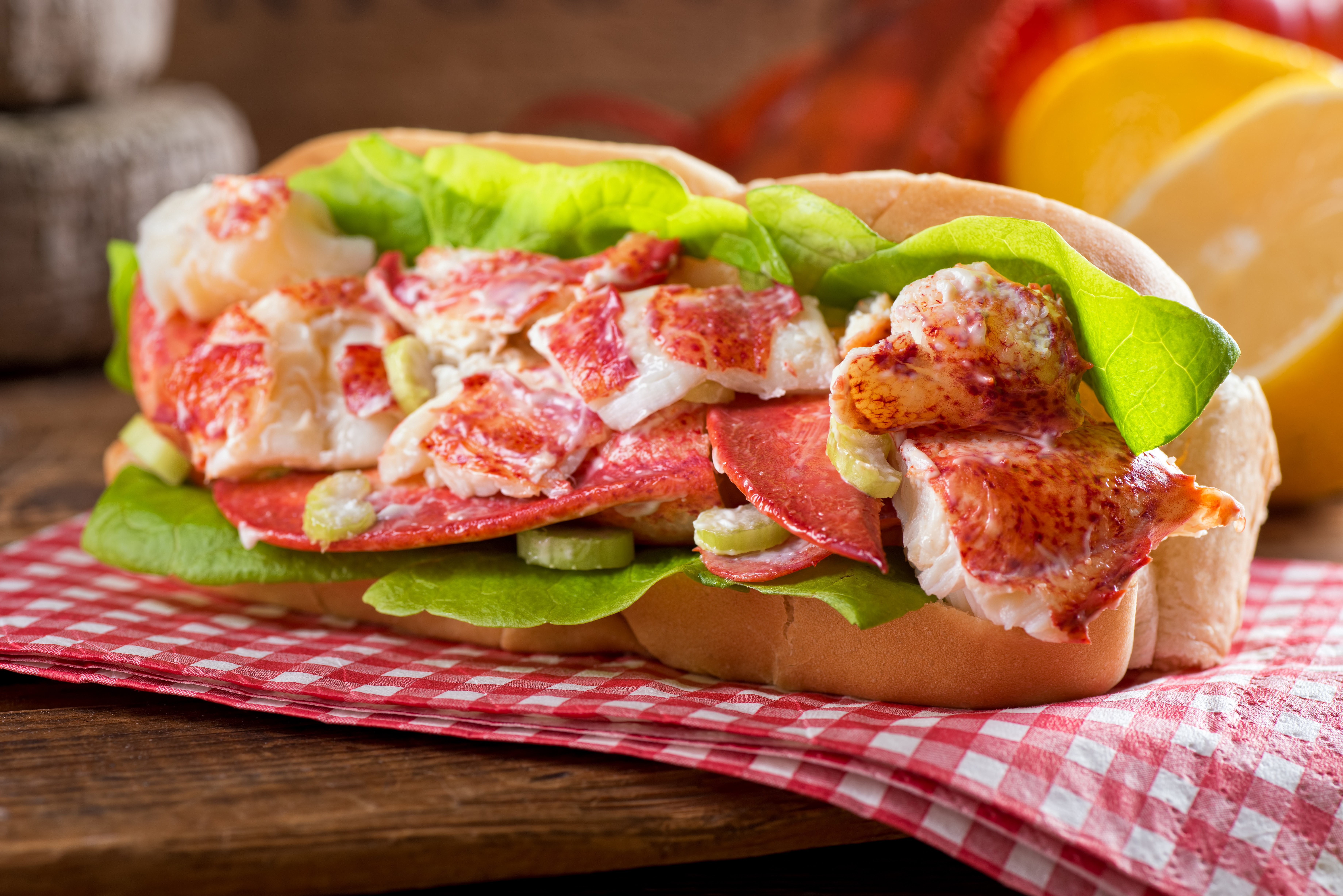 Lobster Roll Sandwich with Lettuce and Lemon HD Wallpaper