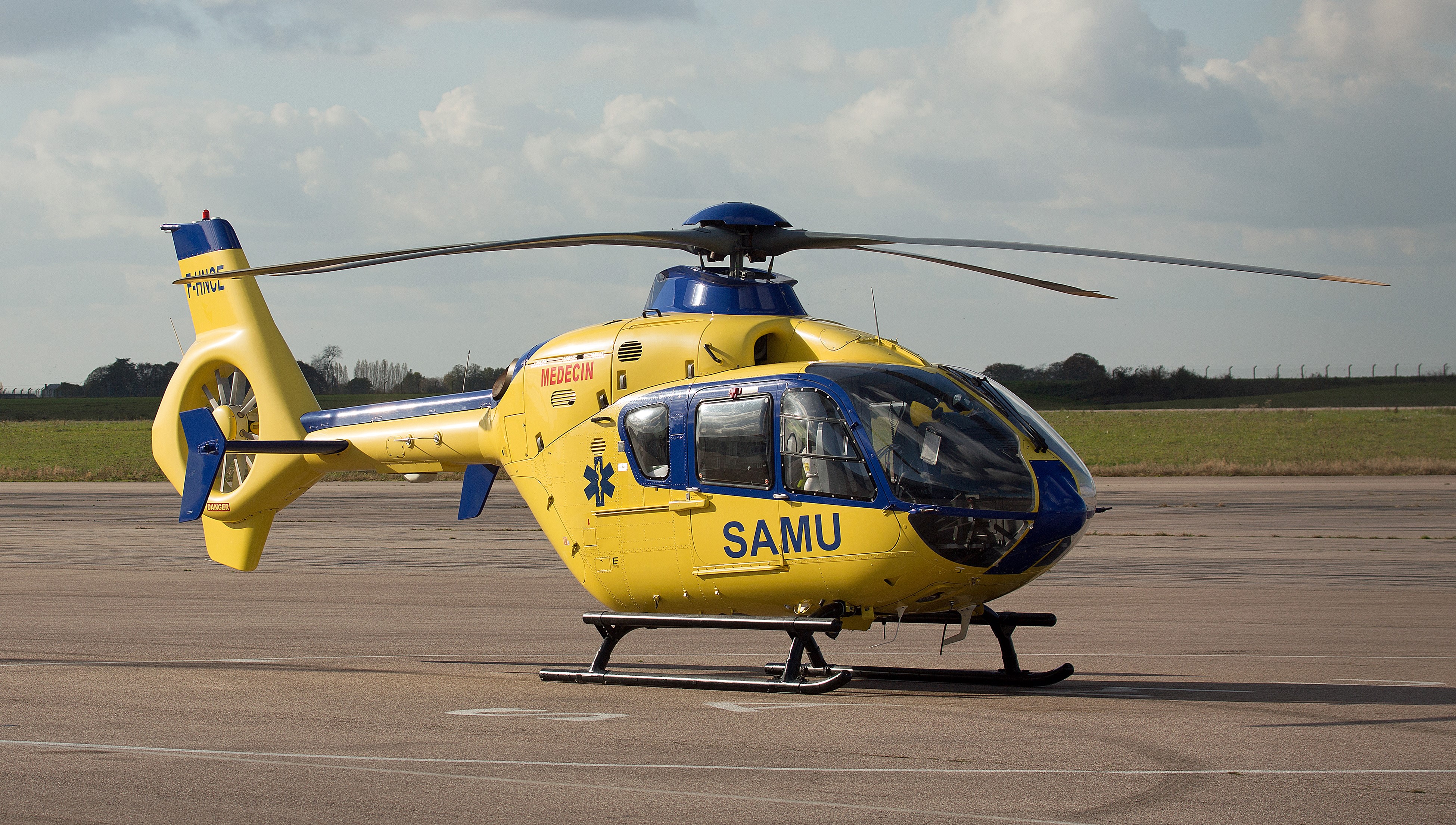 4K Yellow SAMU Helicopter F-HNCE HD Wallpaper