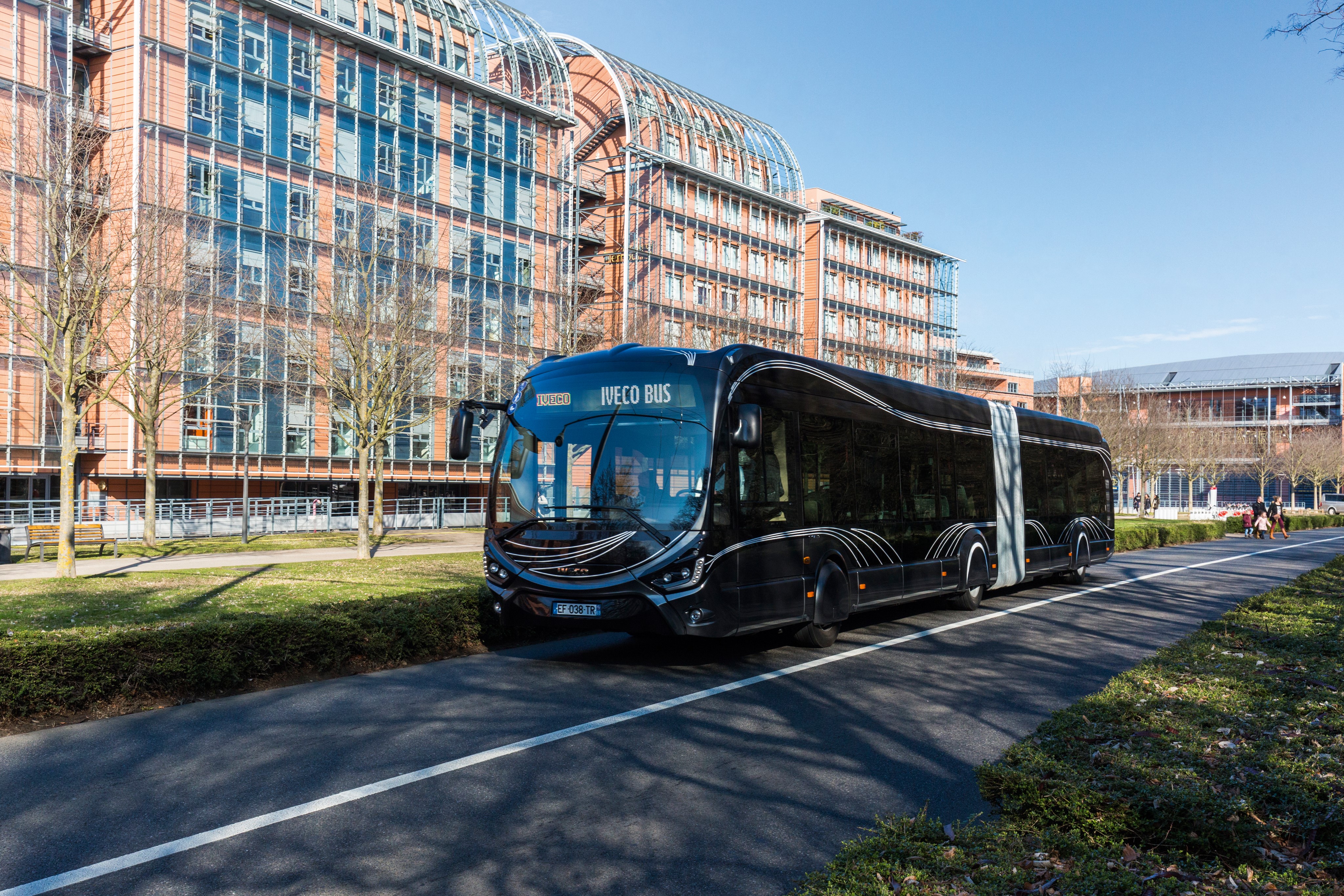 4K 2015-17 Iveco Crealis 18 Bus HD Wallpaper