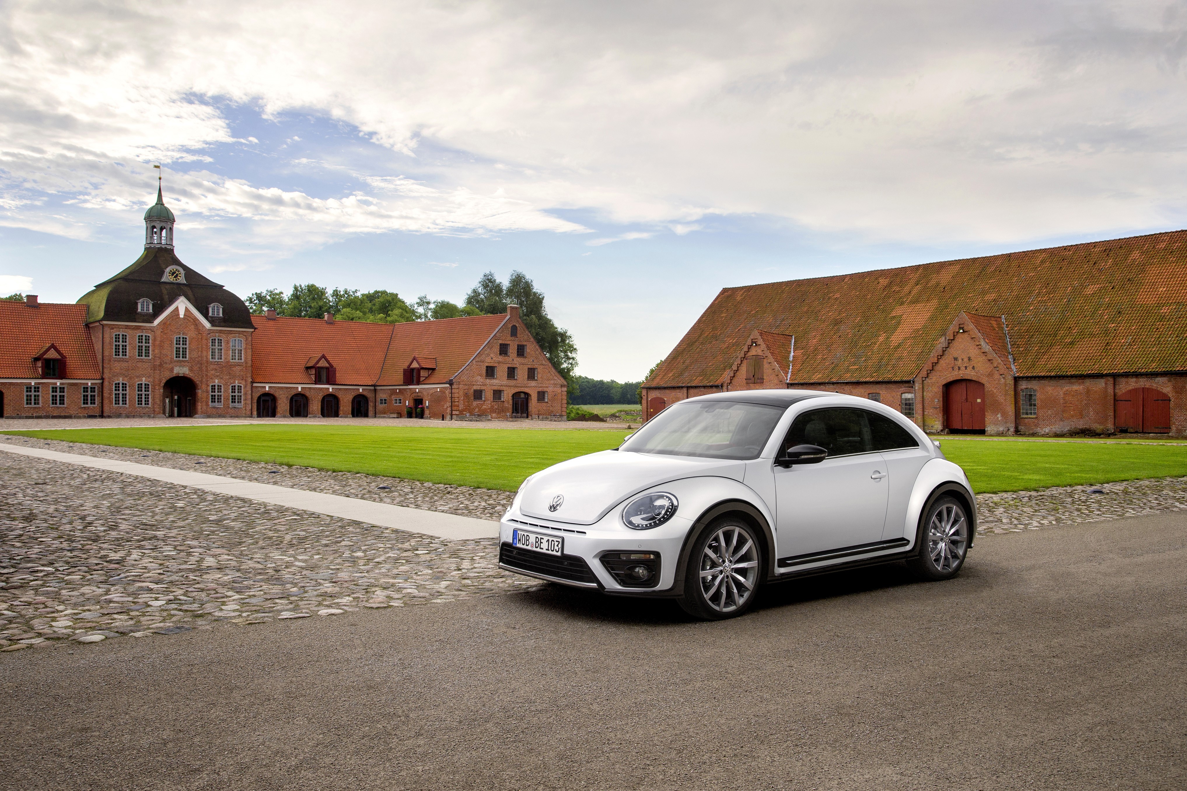 White 2016 Volkswagen Beetle R-Line Coupe HD Wallpaper