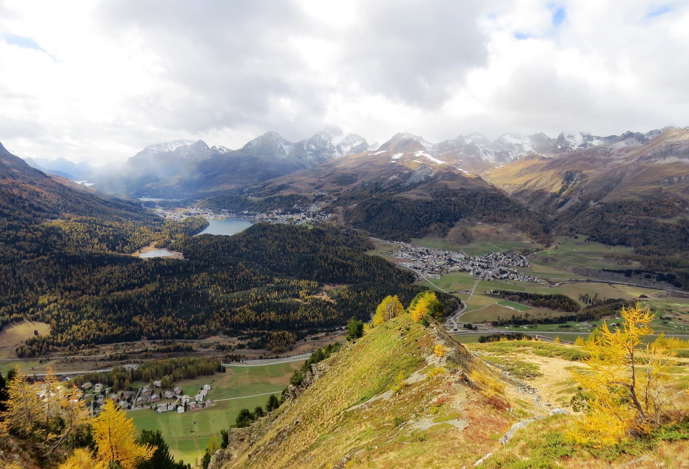 Valley with Lake and Mountains in Graubünden, Switzerland HD Wallpaper