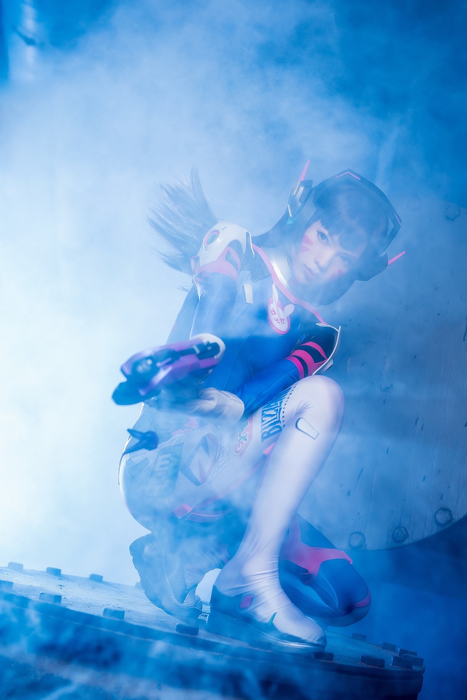 D.Va from Overwatch Cosplay with Gun HD Phone Wallpaper