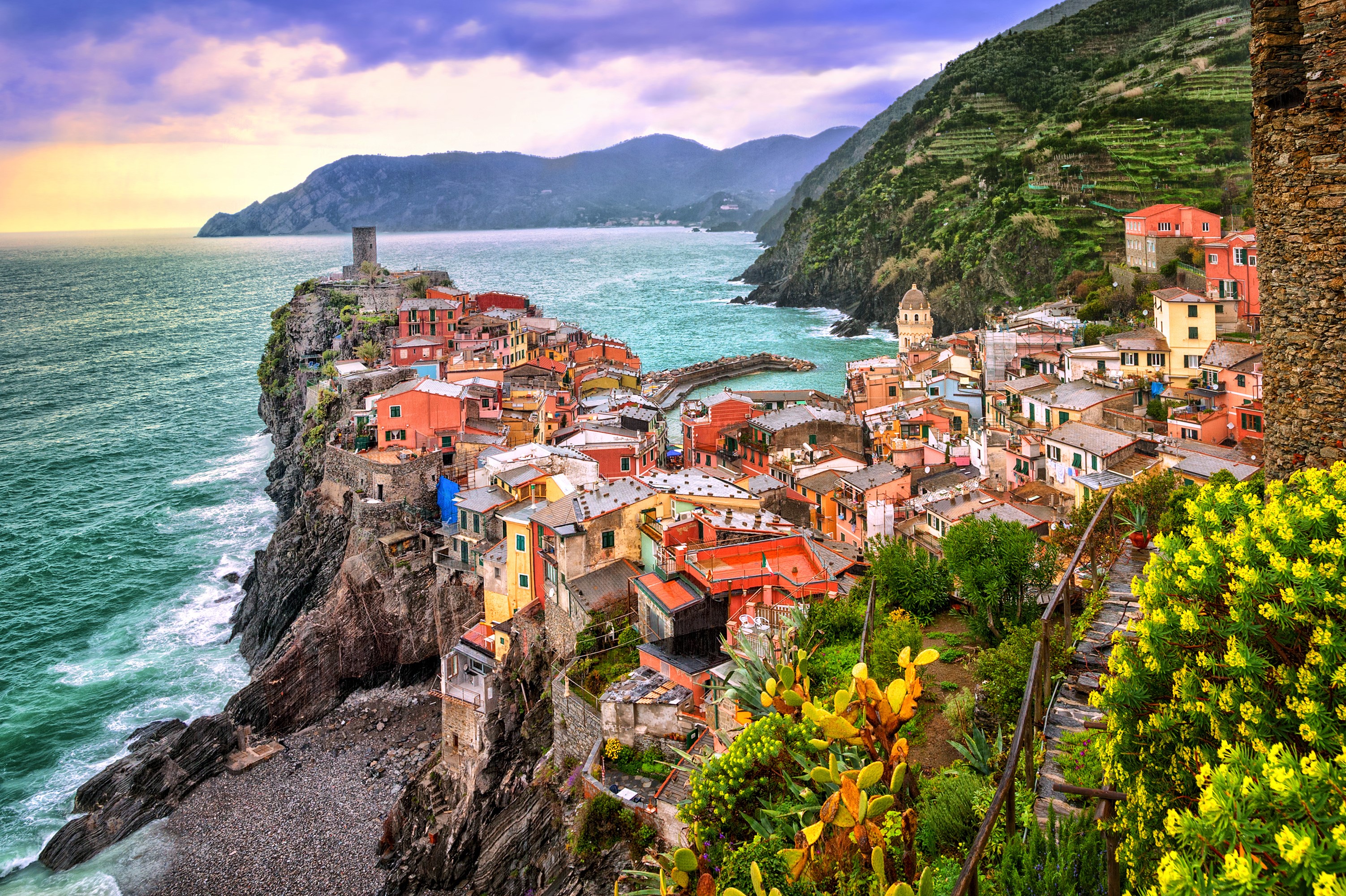 Vernazza, Cinque Terre, Italy HD Wallpaper