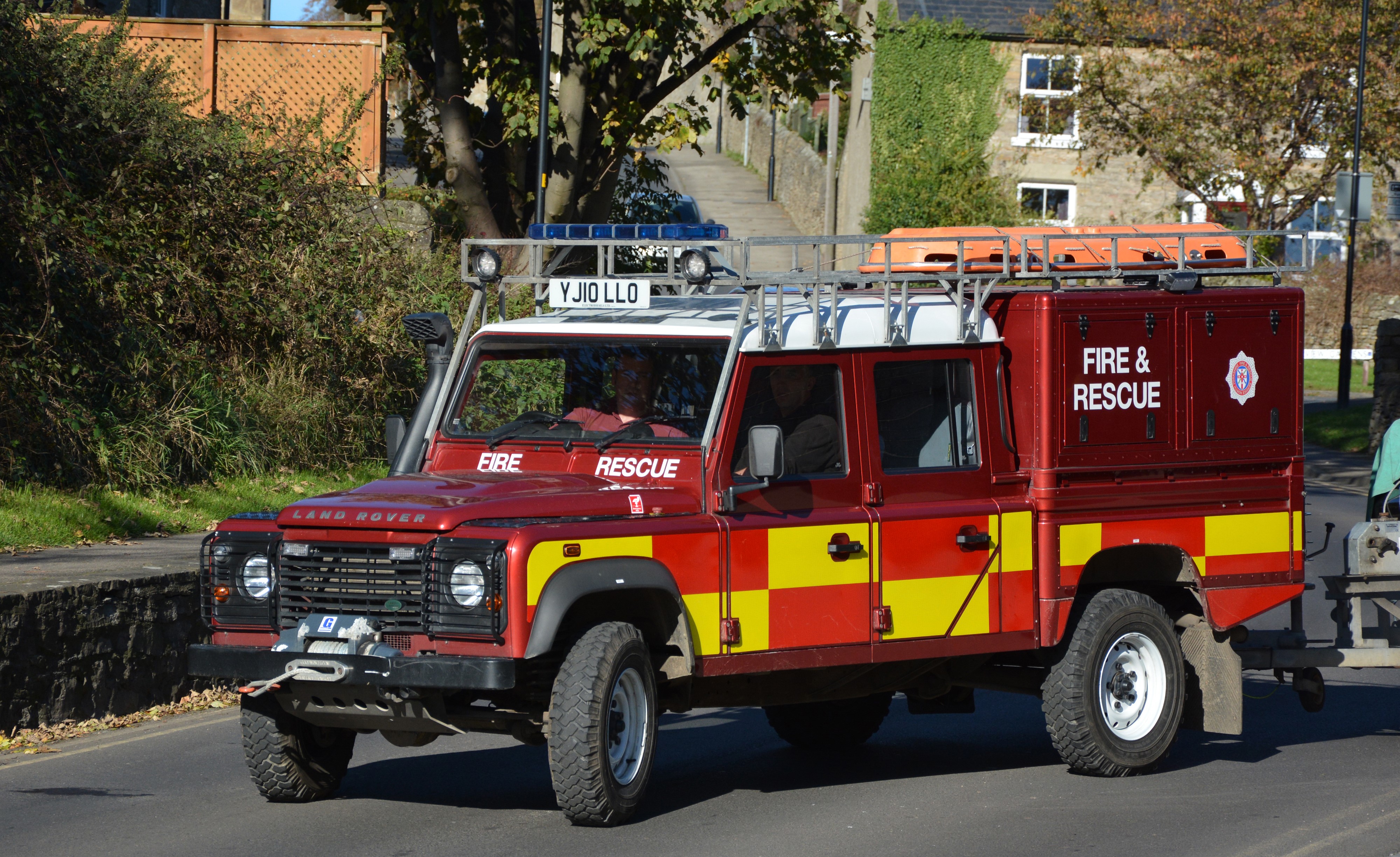 Land Rover Fire & Rescue Vehicle HD Wallpaper