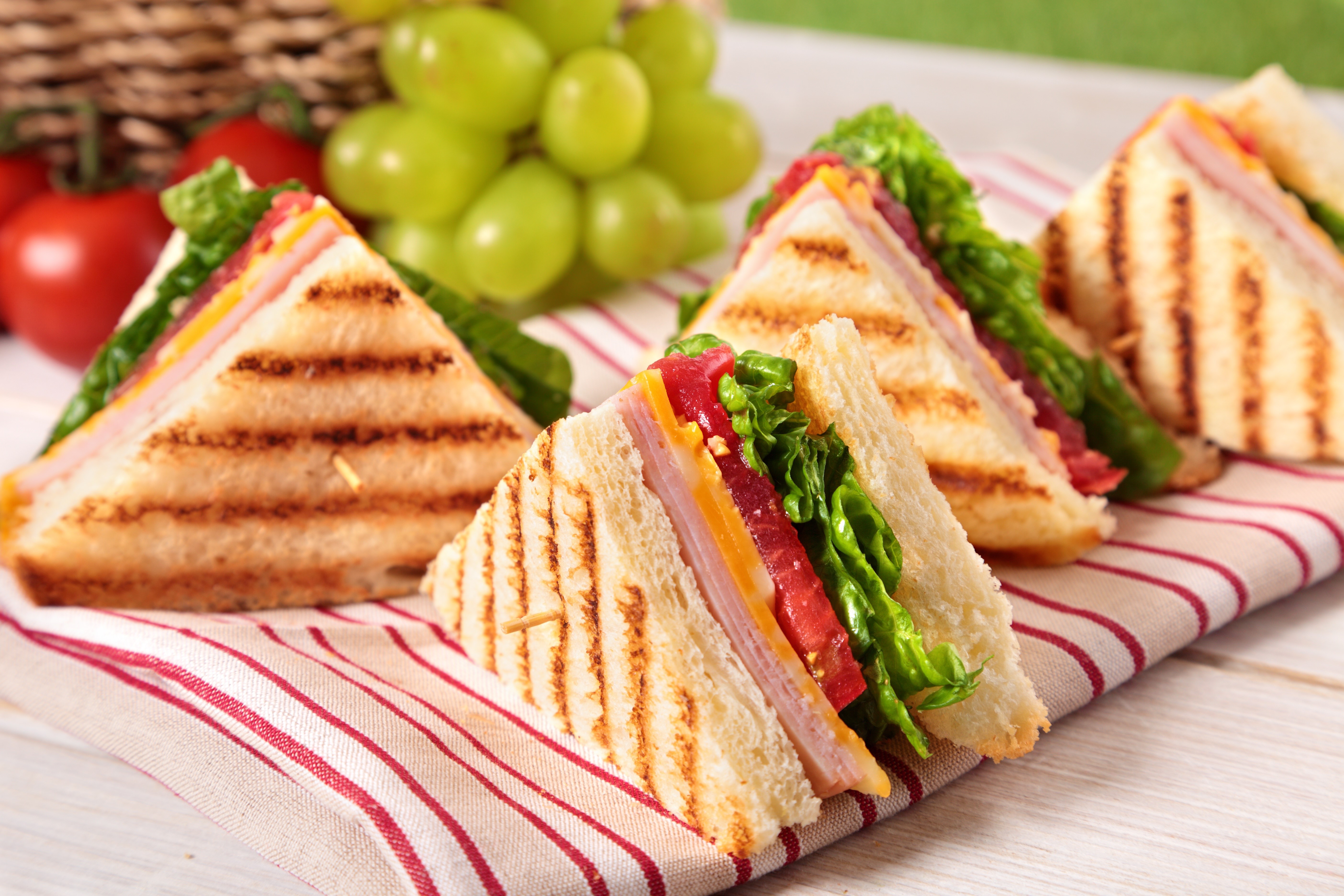 Grilled Sandwiches with Grapes and Tomatoes HD Wallpaper