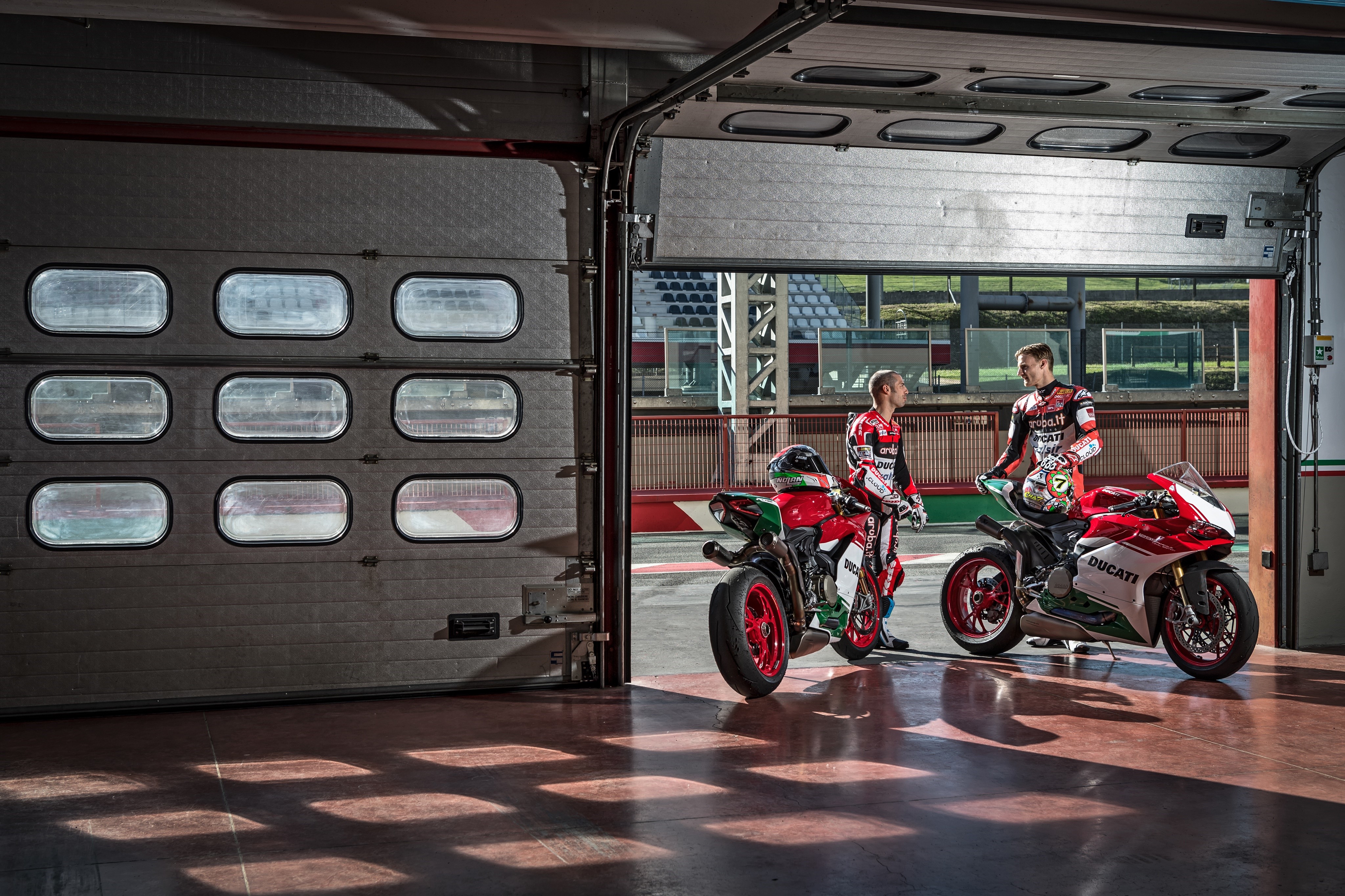 Two motorcyclists with Ducati 2017 1299 Panigale R Final Edition HD Wallpaper