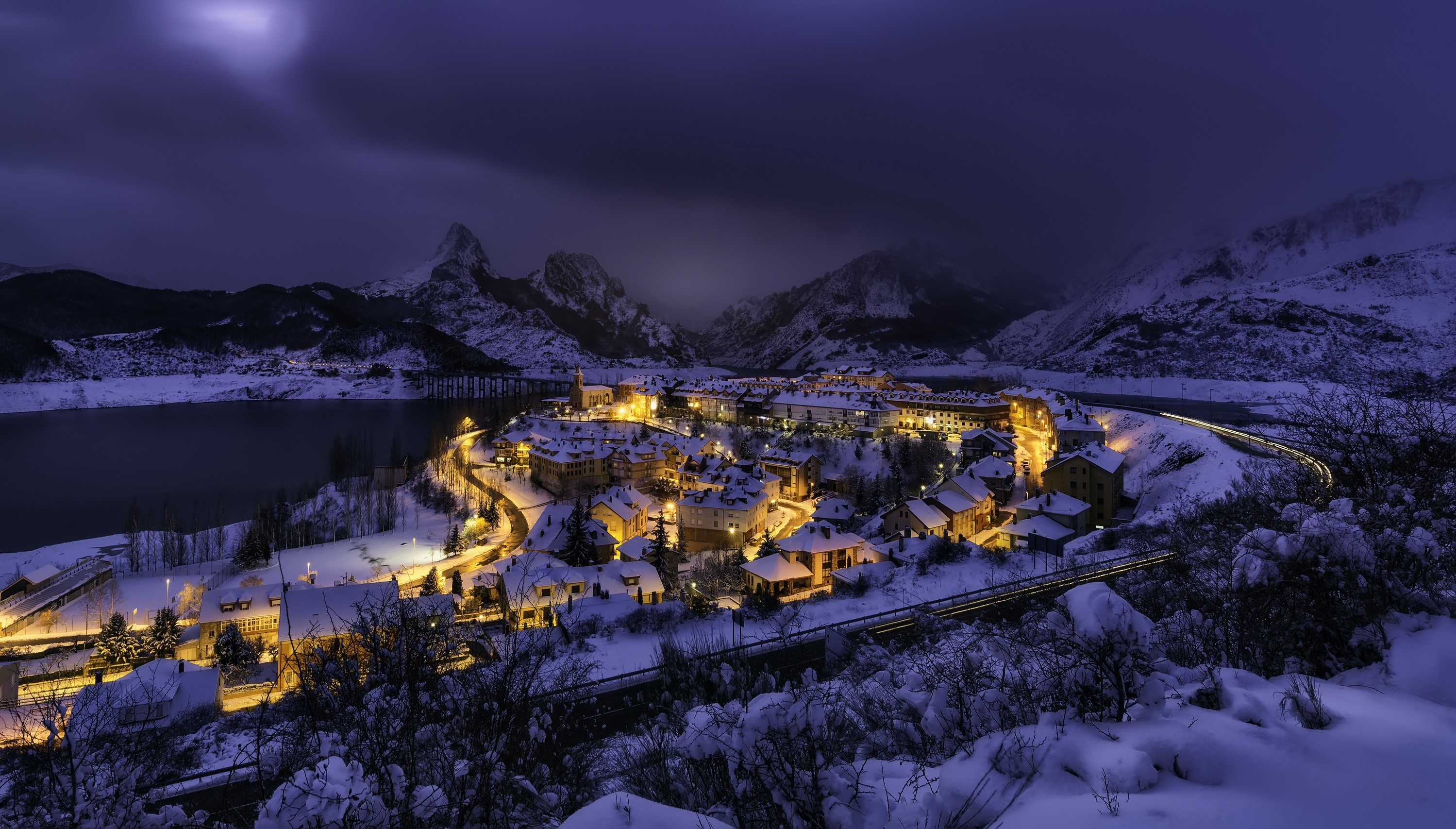 Riano, Spain in Winter Snow at Night HD Wallpaper