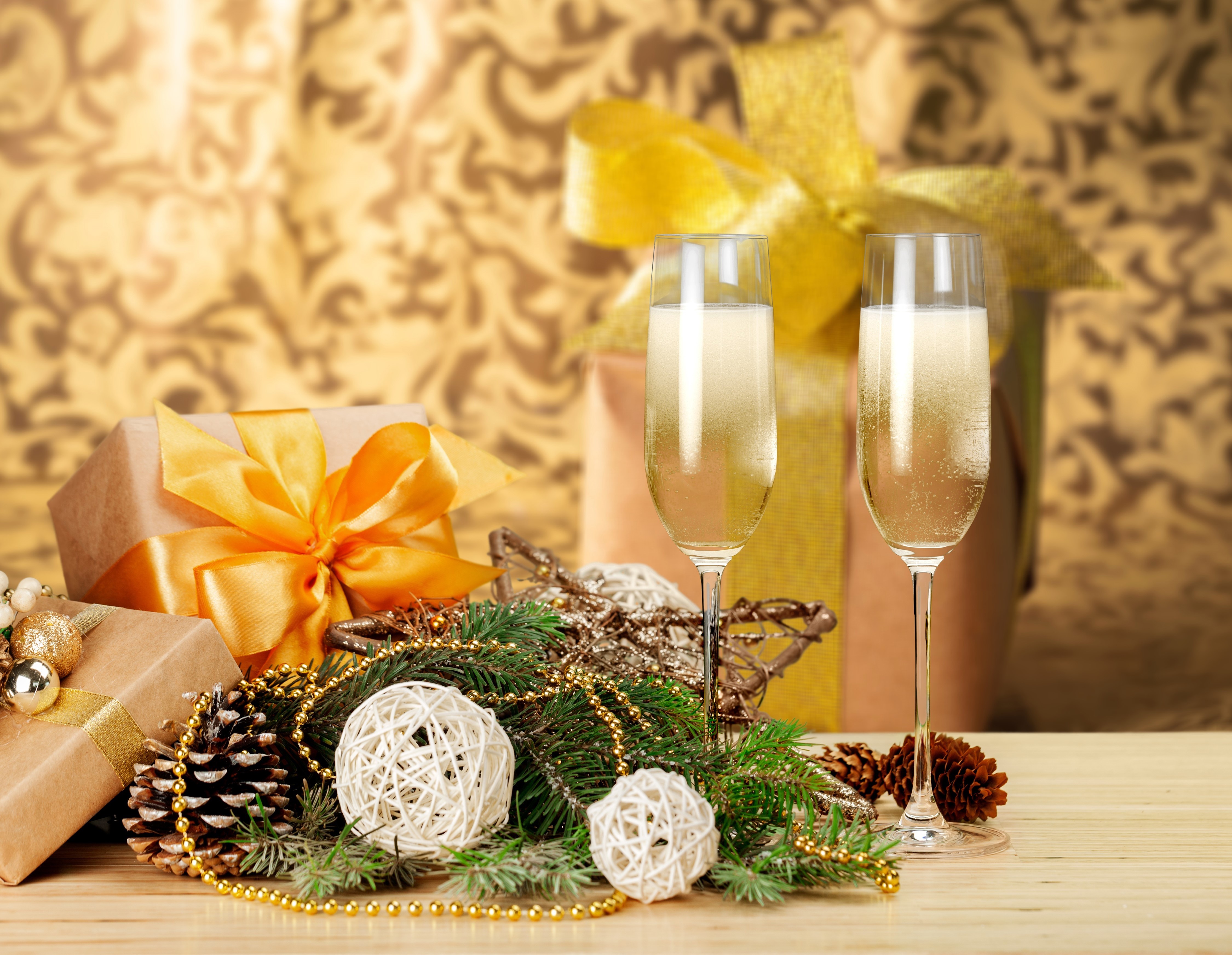 Christmas gifts and champagne glasses HD Wallpaper