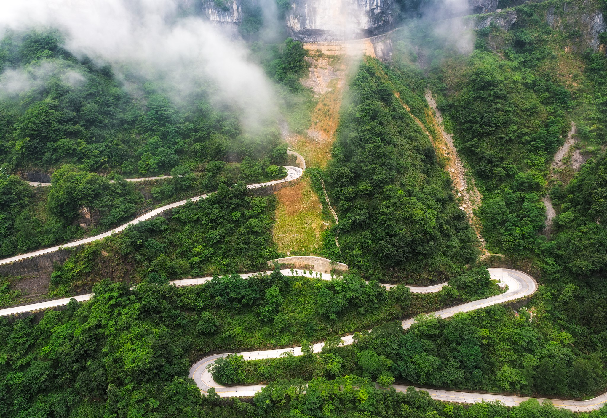 Winding Road on Tianmen Mountain, China HD Wallpaper