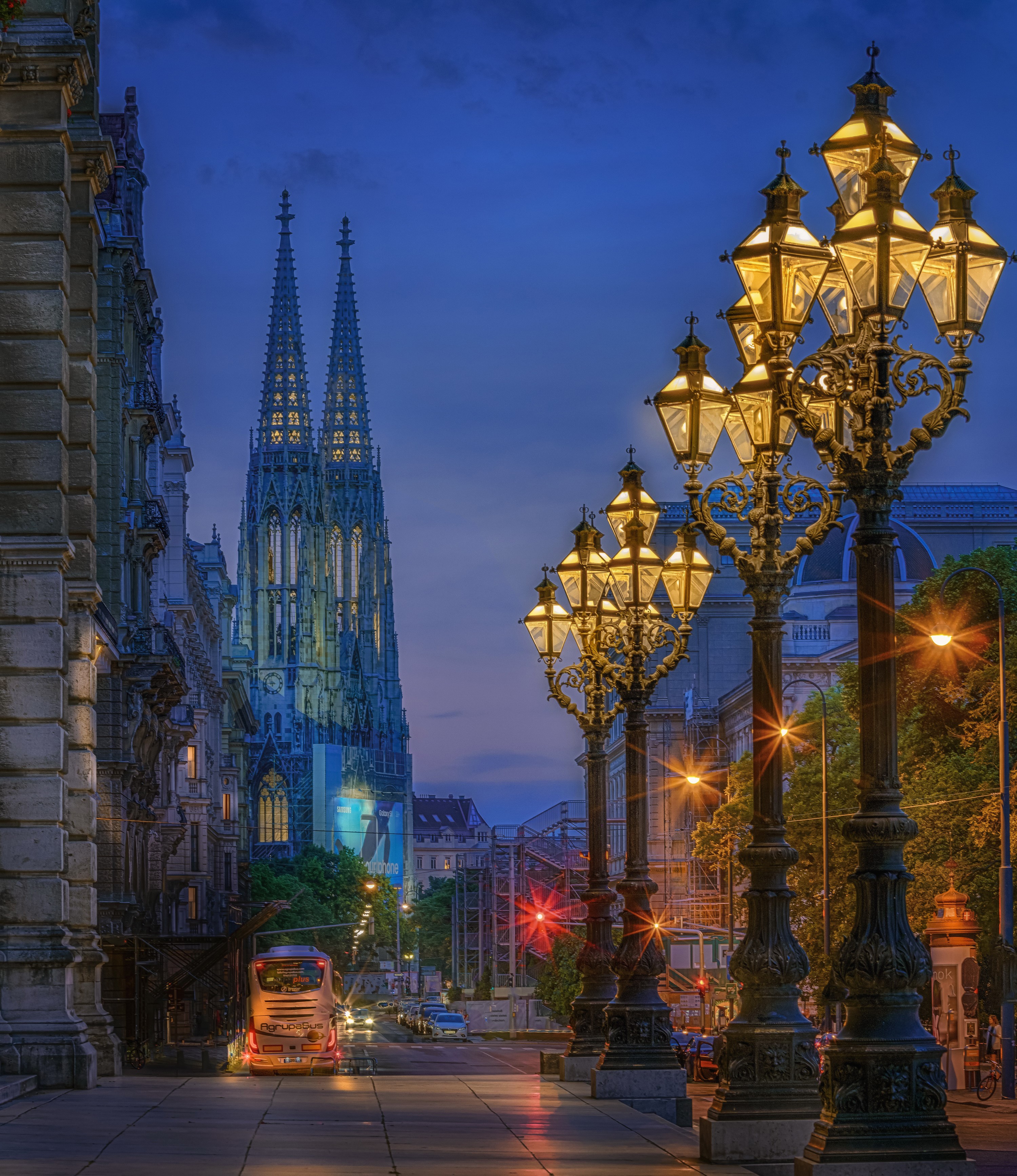 Street lights and cathedral in Vienna at dusk HD Wallpaper