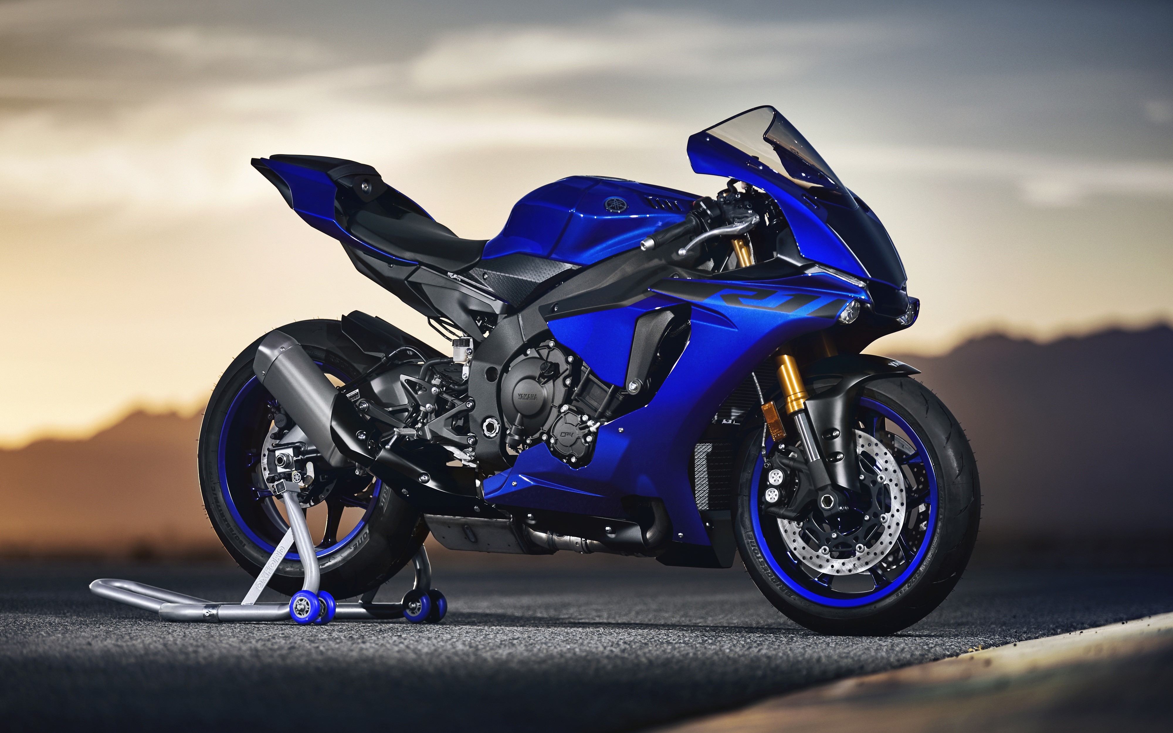 4K Yamaha YZF R1 2018 Blue Motorcycle HD Wallpaper