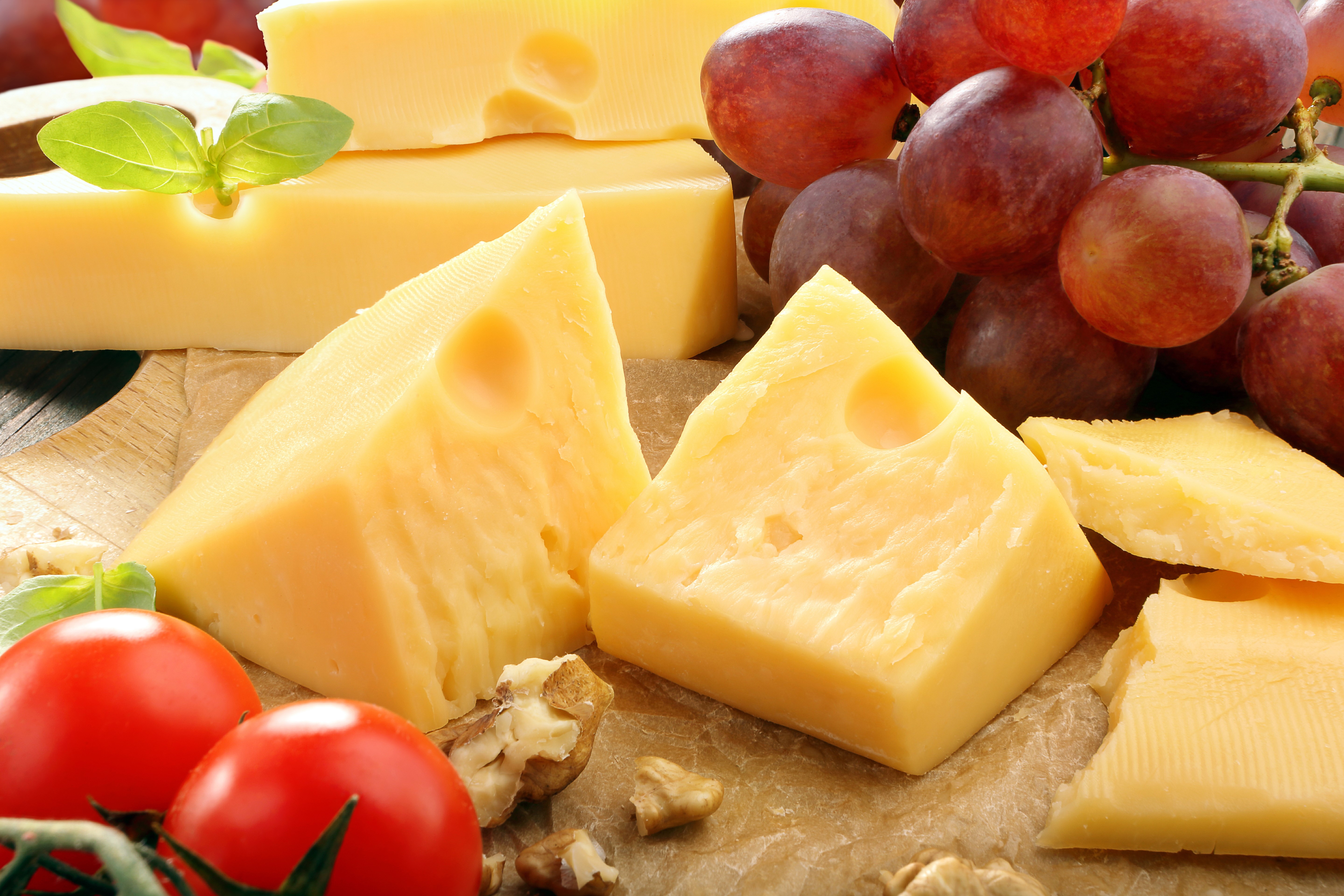 Cheese with Grapes and Tomatoes HD Wallpaper