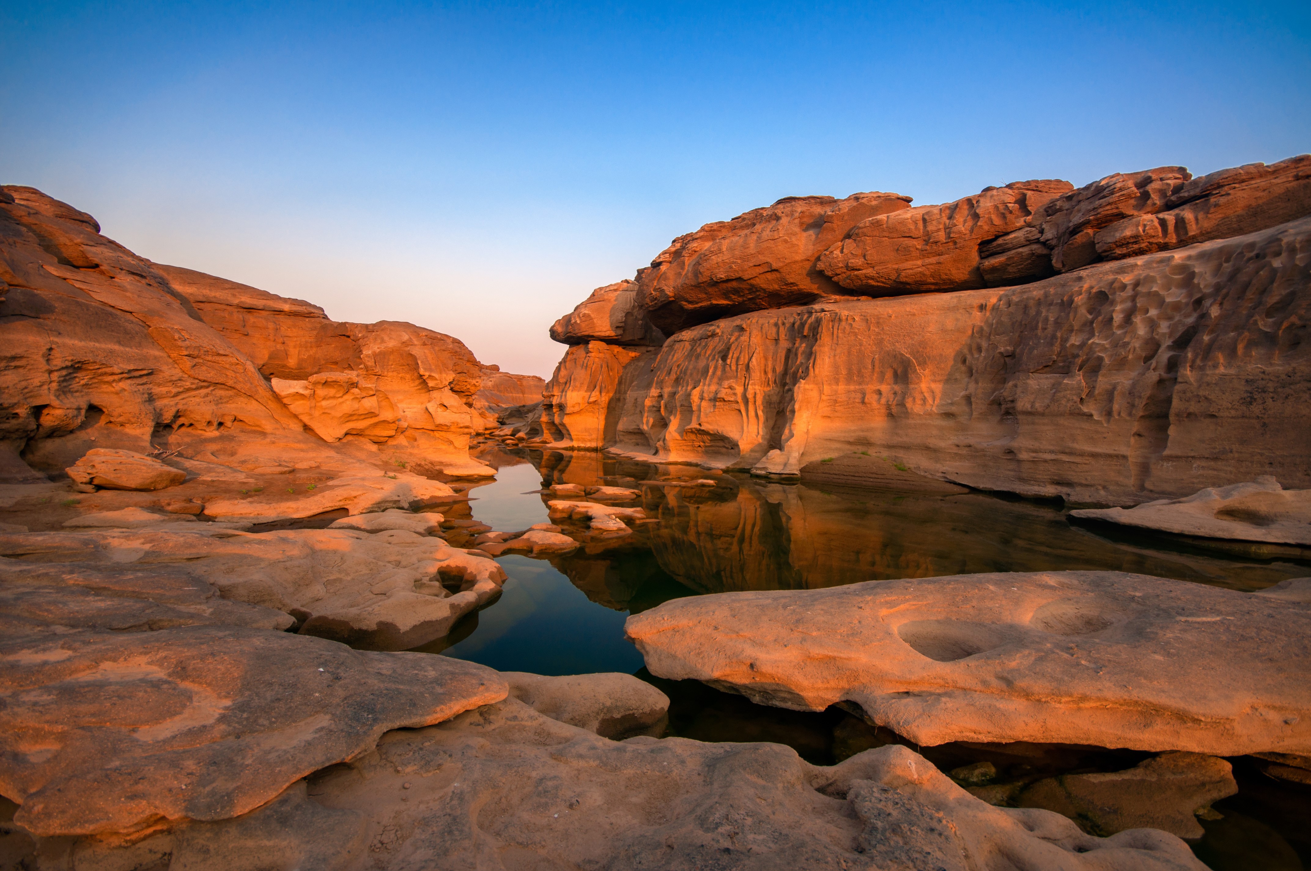 Sam Phan Bok rock canyon, Thailand HD Wallpaper