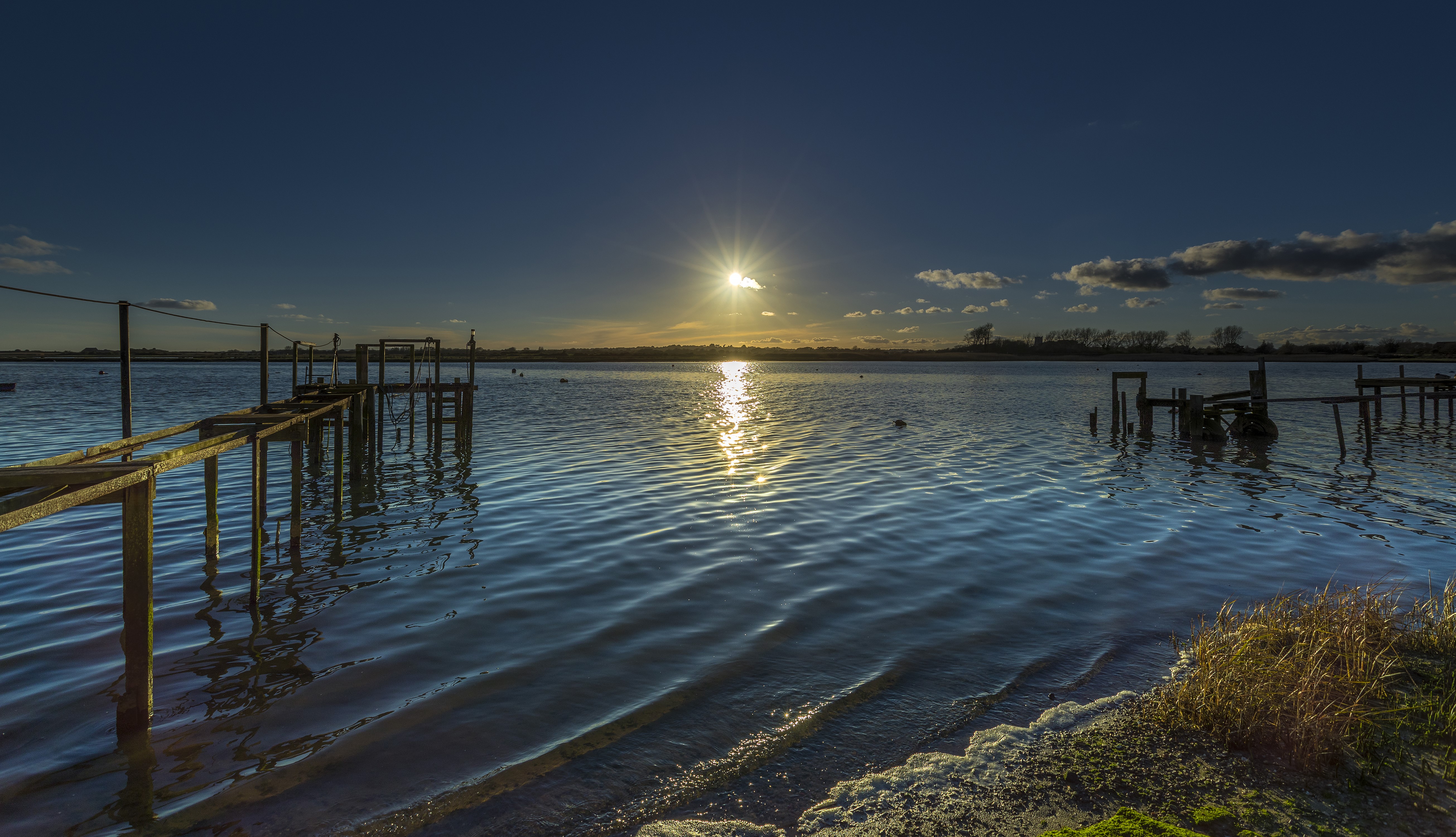 Sunset over Mudeford River with Piers, England HD Wallpaper