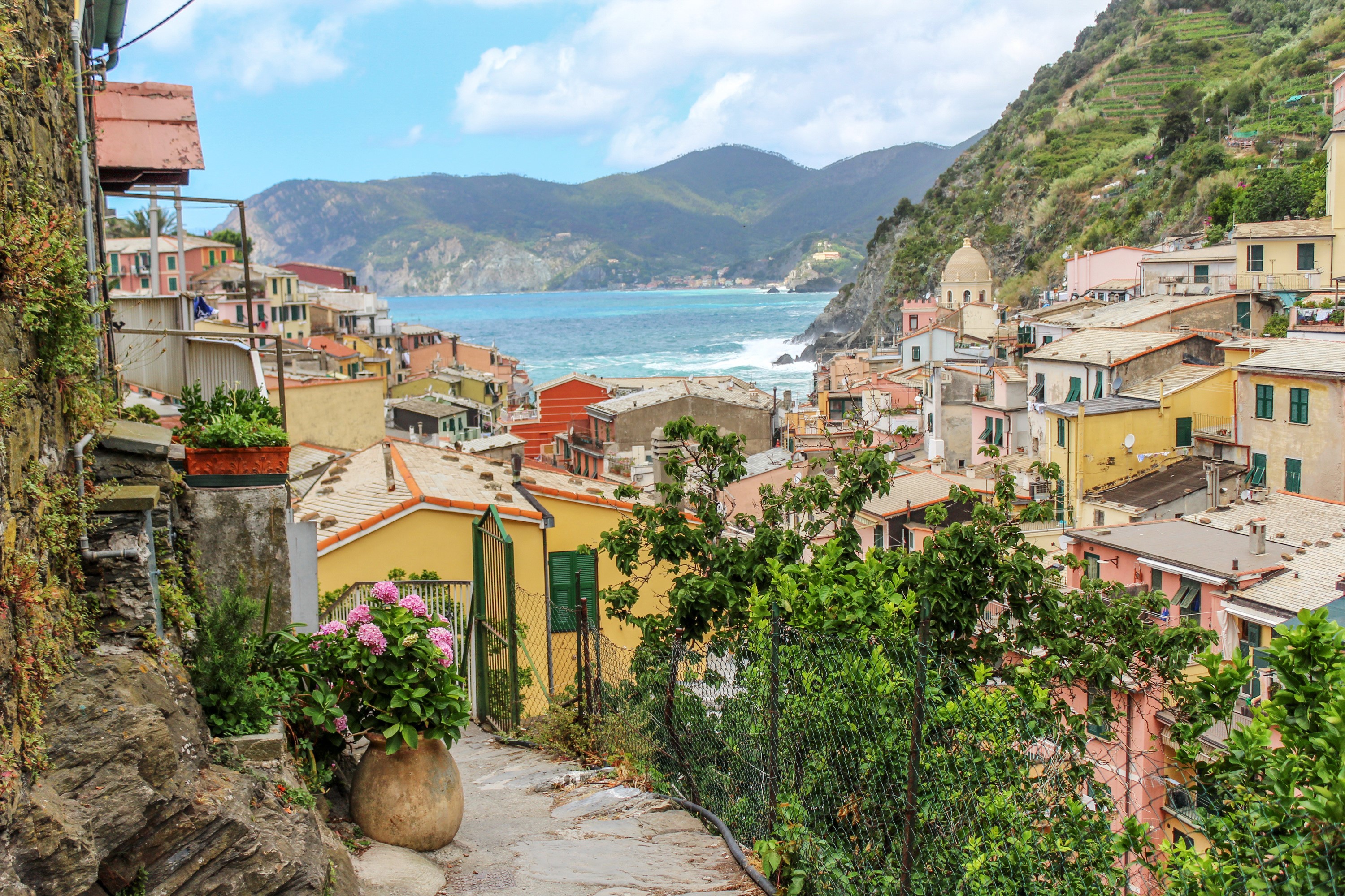 Vernazza, Liguria, Italy: Colorful Houses on a Hillside Overlooking the Sea HD Wallpaper