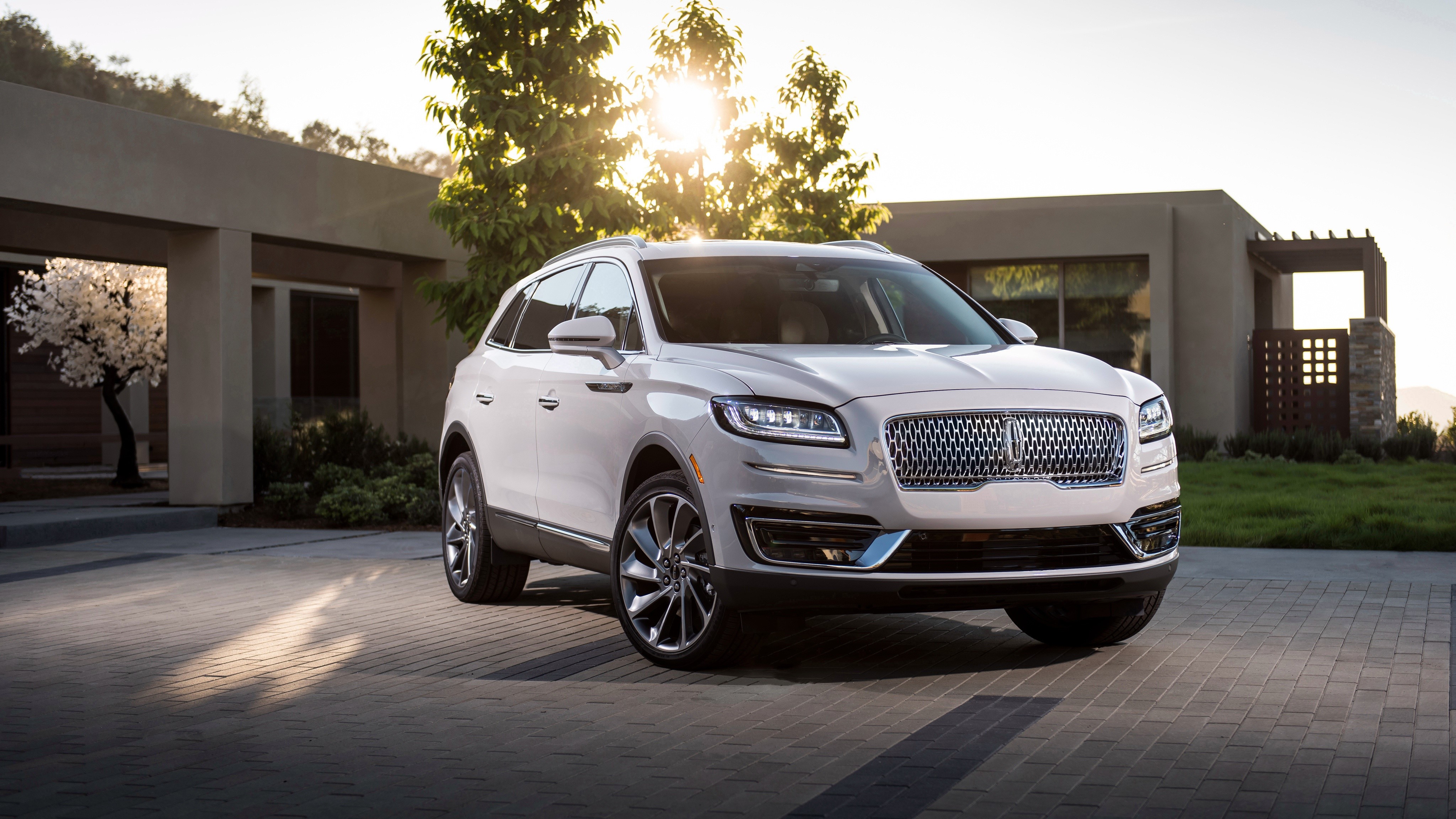 White 2019 Lincoln Nautilus HD Wallpaper