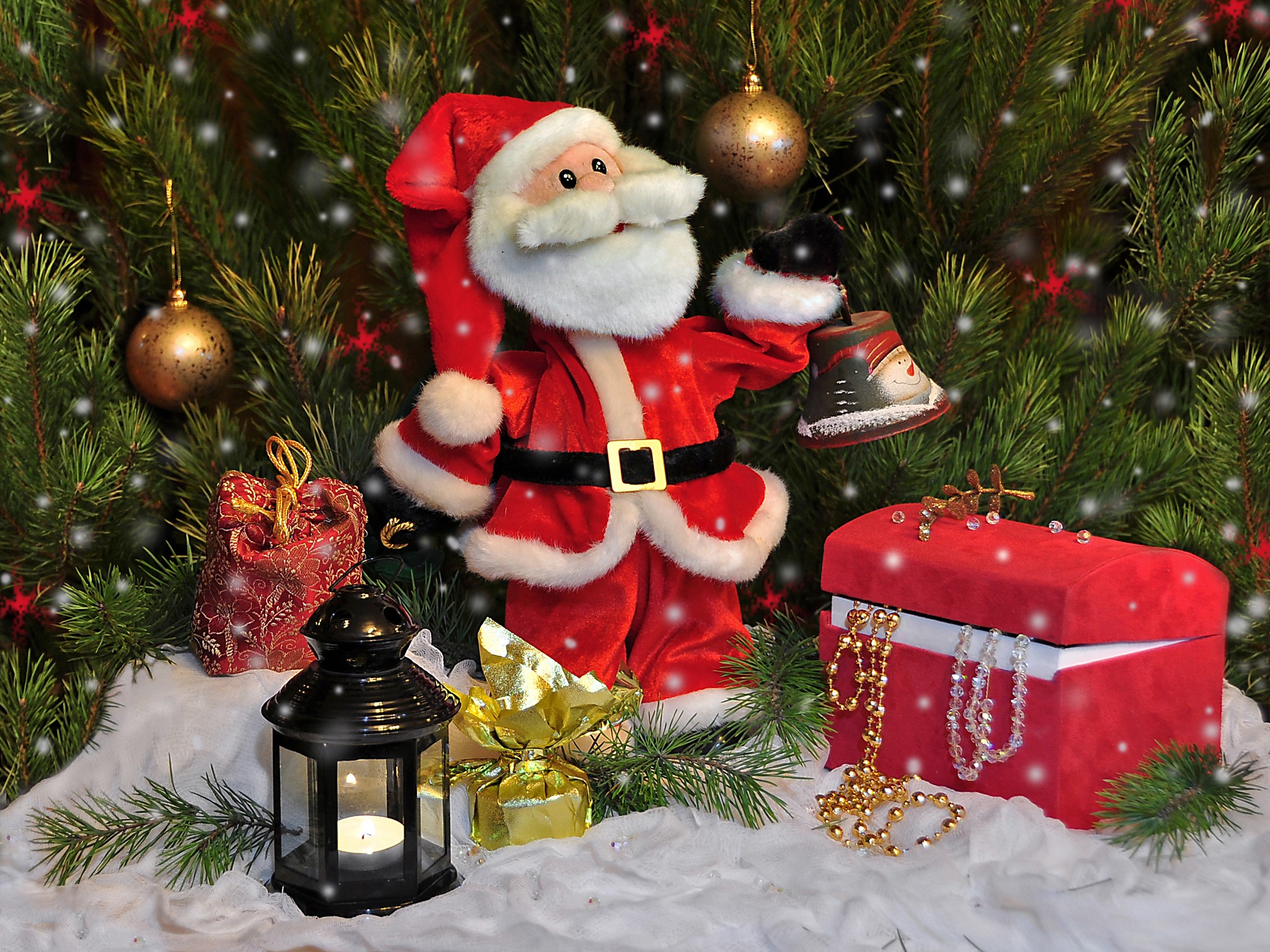 Santa Claus with Christmas decorations and gifts HD Wallpaper
