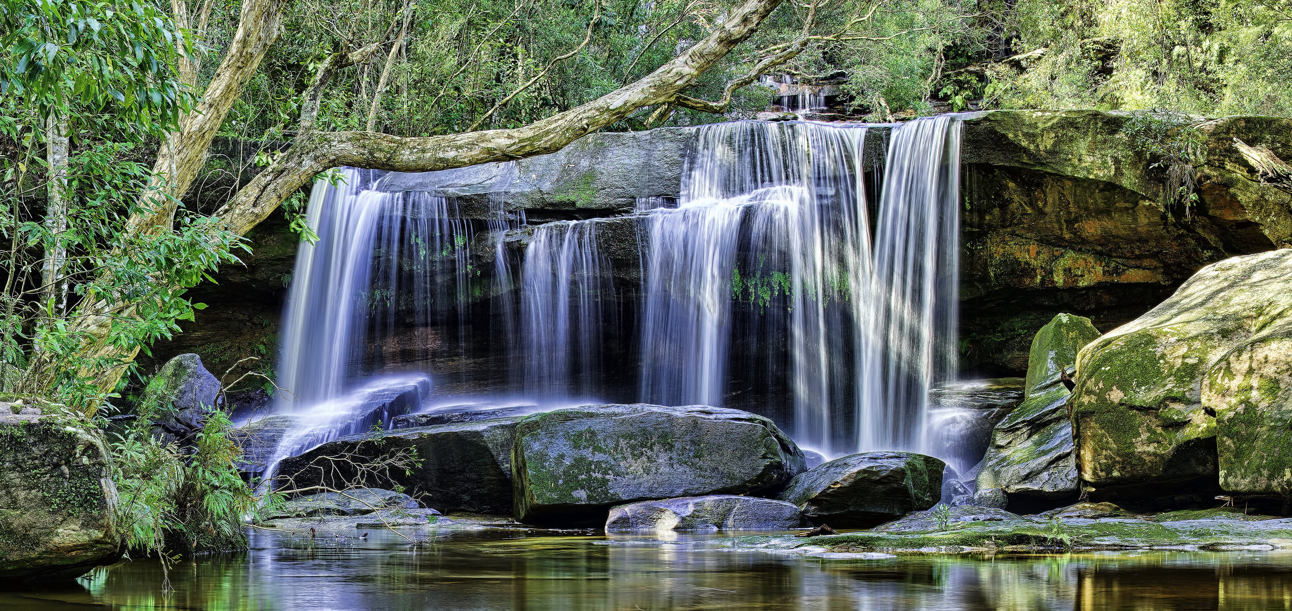 Waterfall at Jenolan Caves Blue Mountains, Australia HD Wallpaper