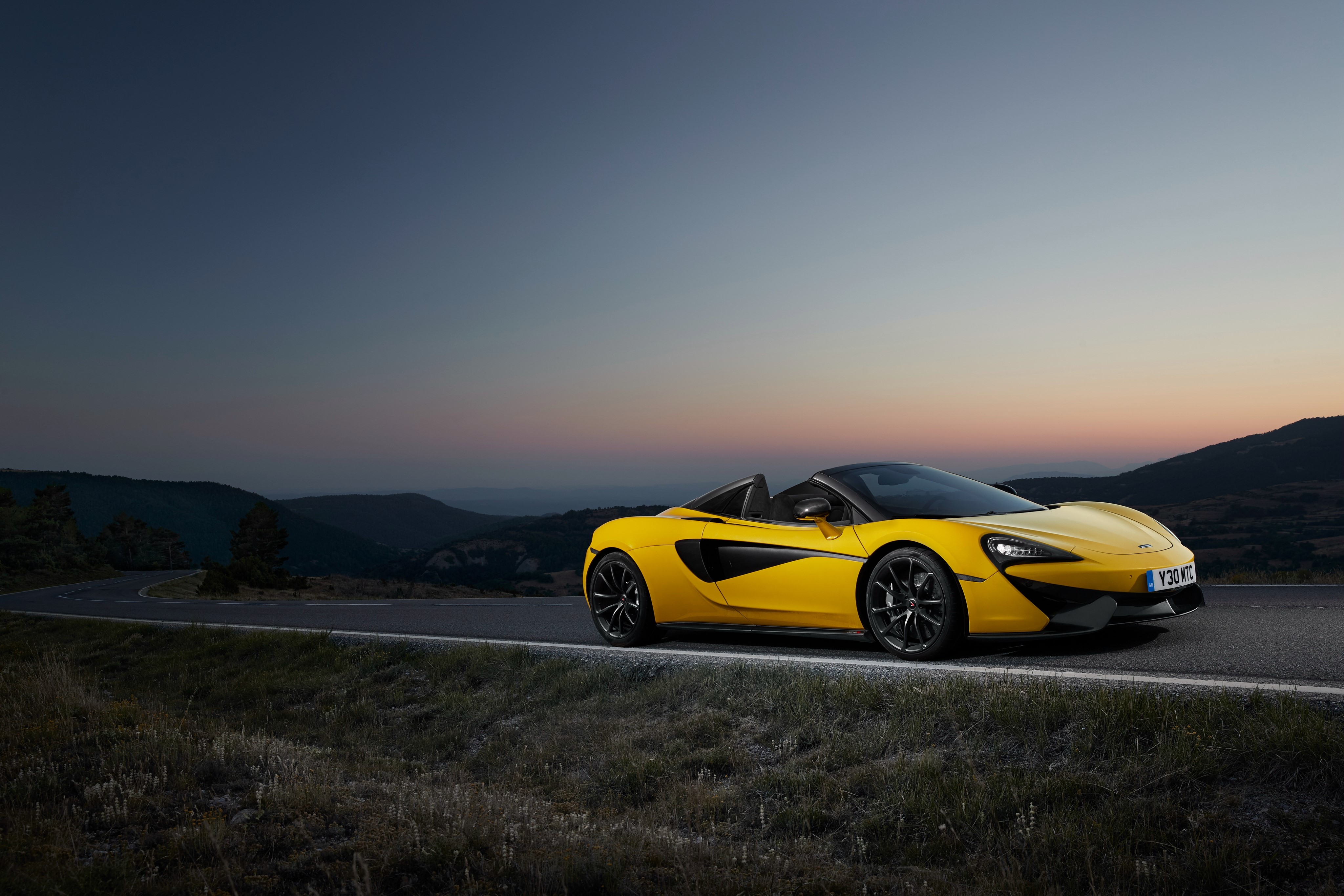 Yellow McLaren 570S Spider Cabriolet HD Wallpaper