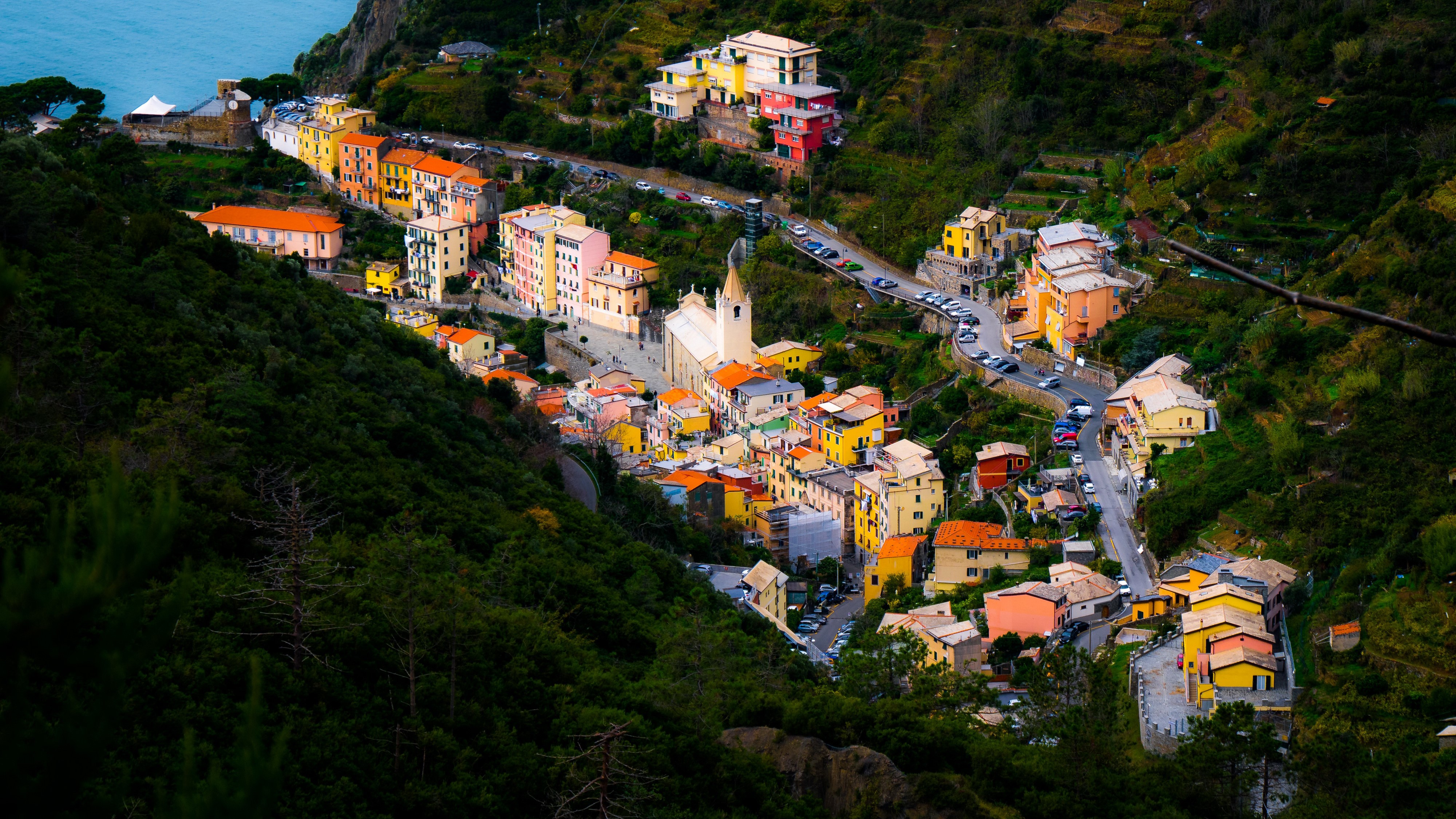 Riomaggiore, Italy: Colorful Houses on a Hillside HD Wallpaper