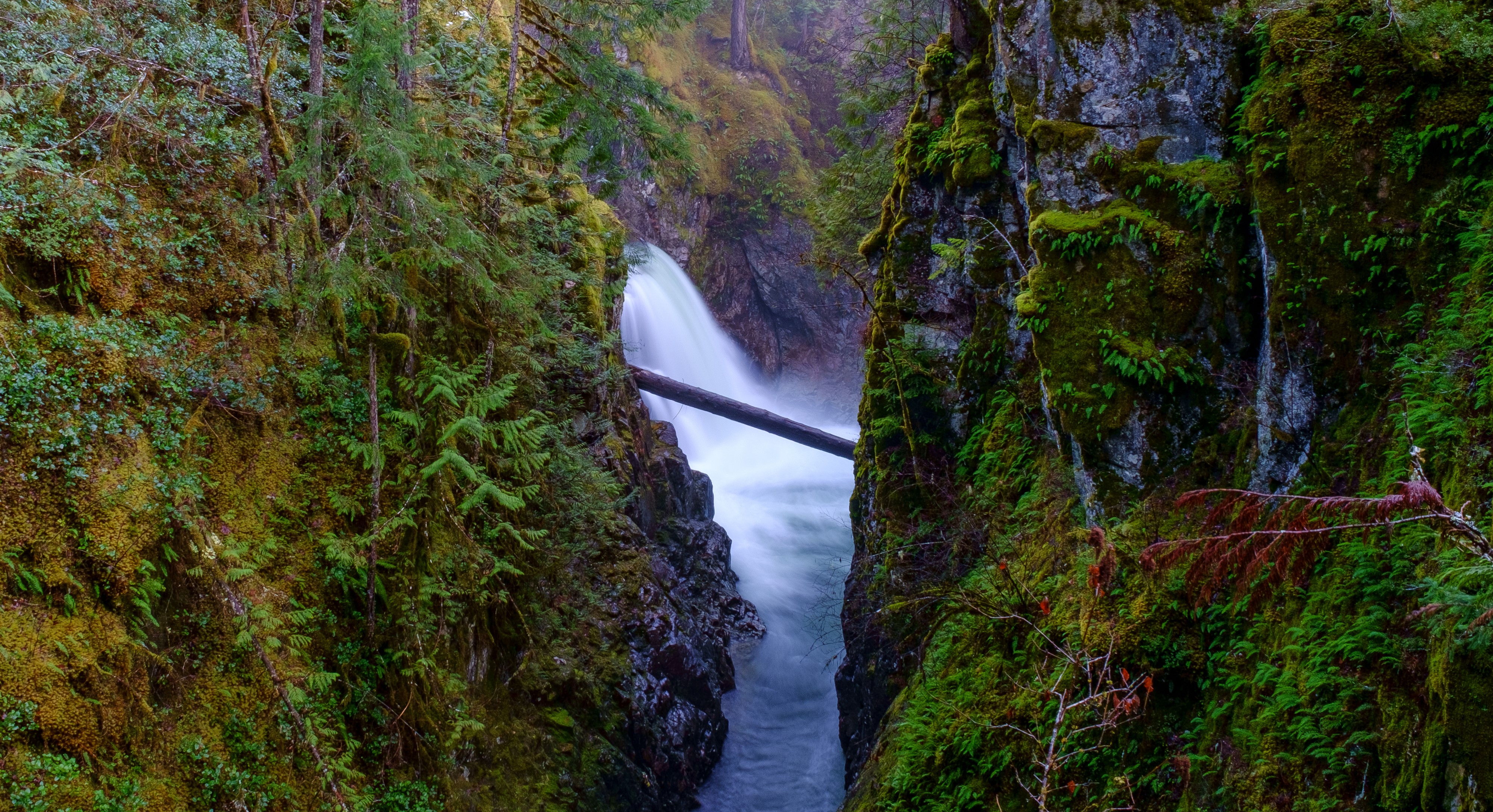 Little Qualicum Falls, Canada HD Wallpaper