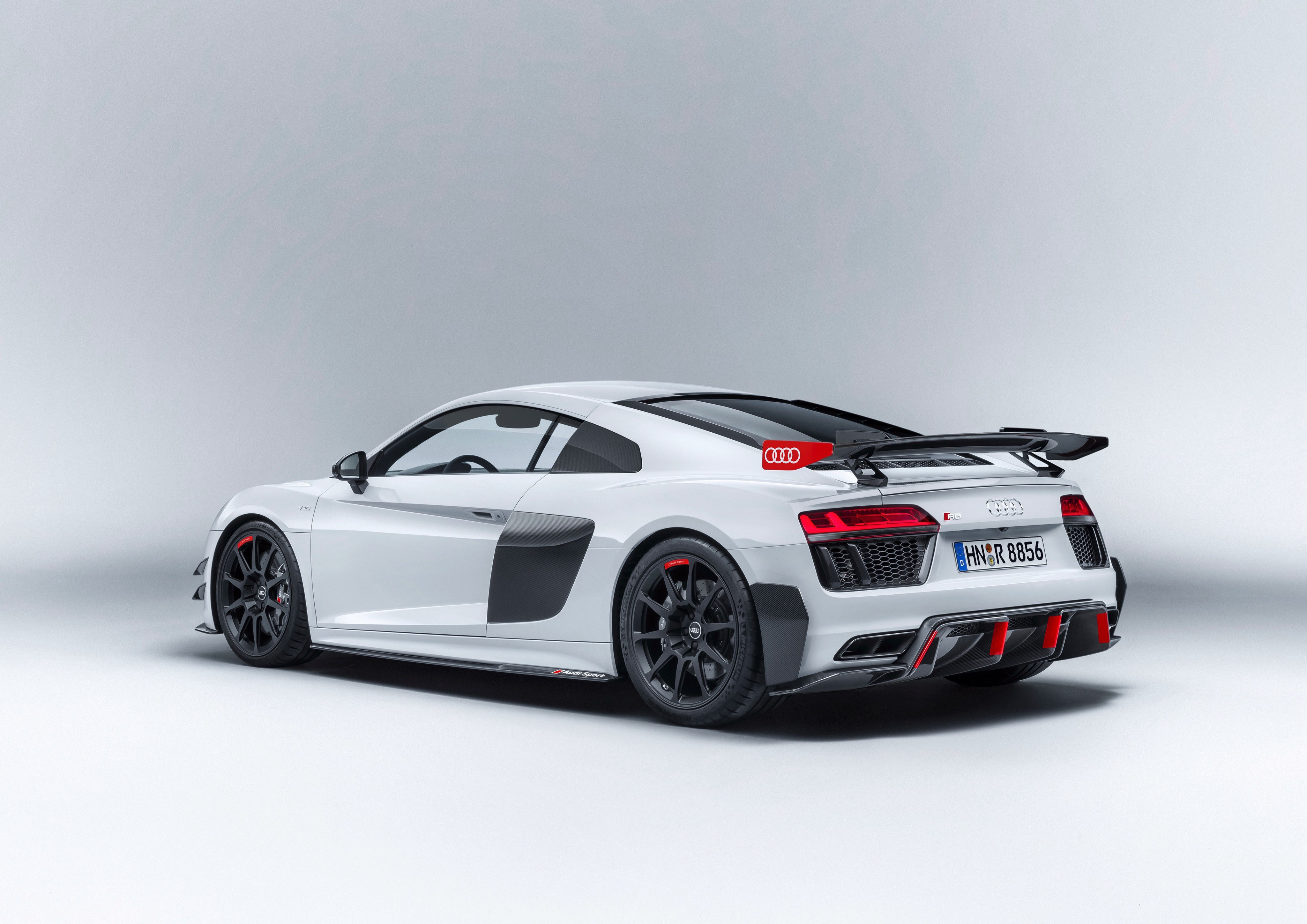 White Audi R8 HD Wallpaper