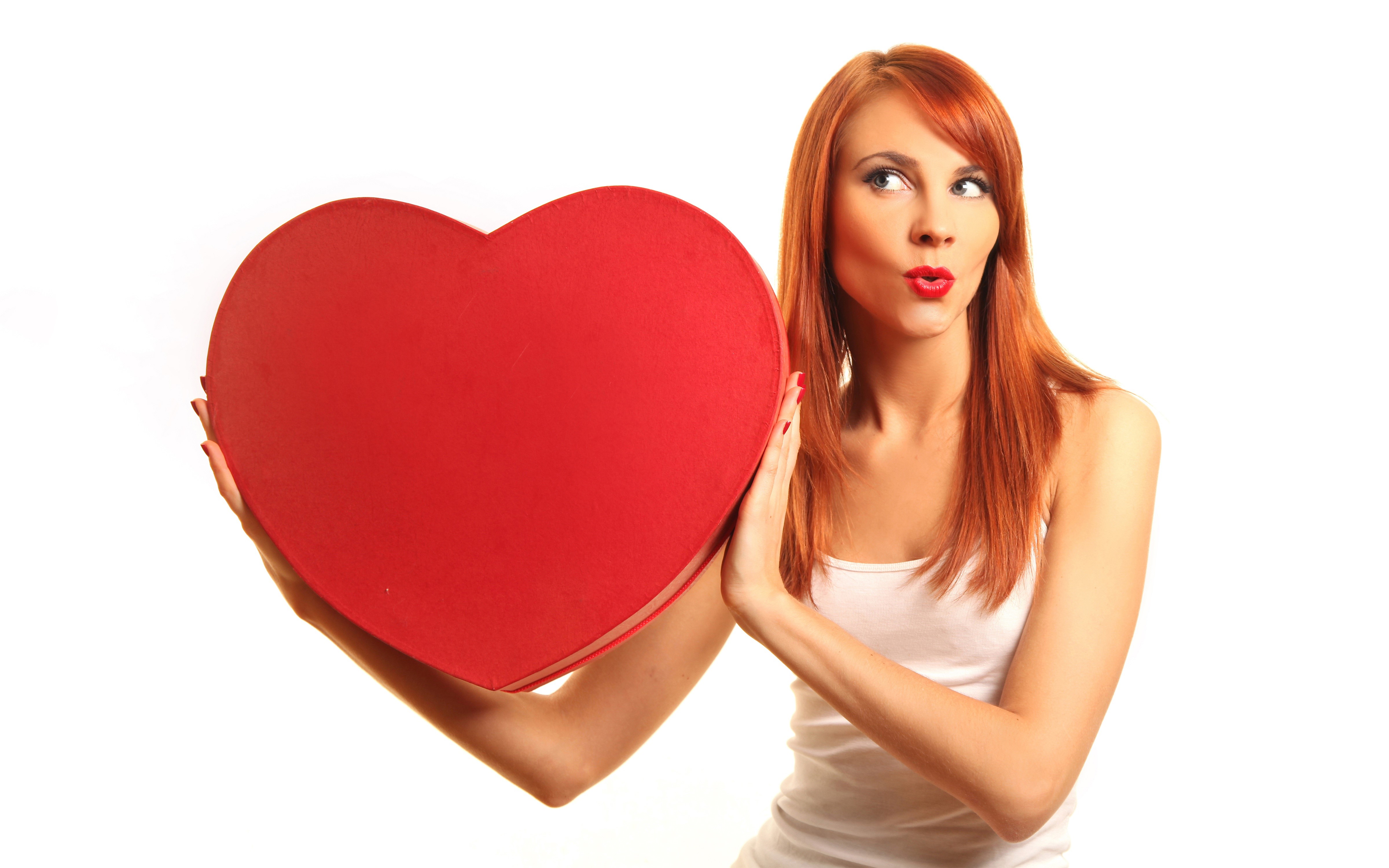 Redhead girl holding a red heart box HD Wallpaper