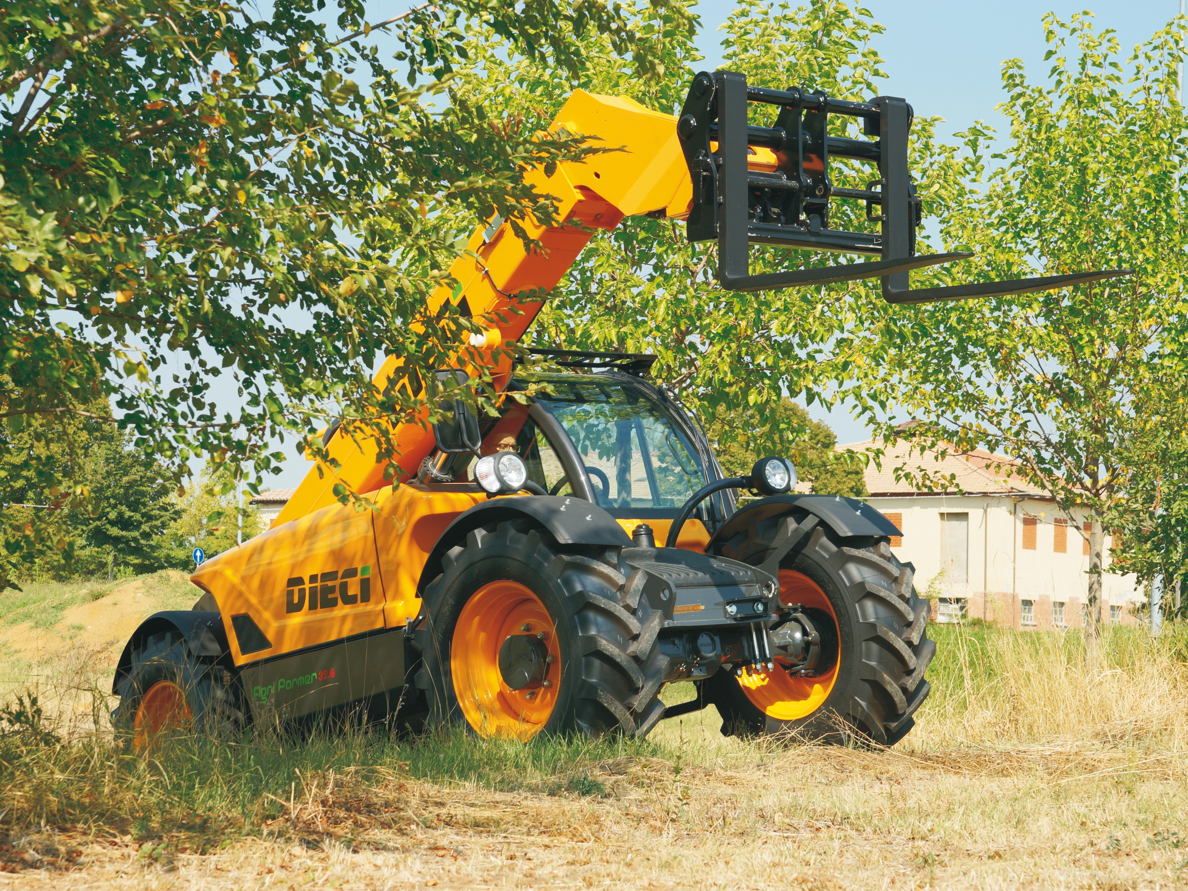 4K 2013-17 Dieci Agri Farmer 32.6 Forklift HD Wallpaper