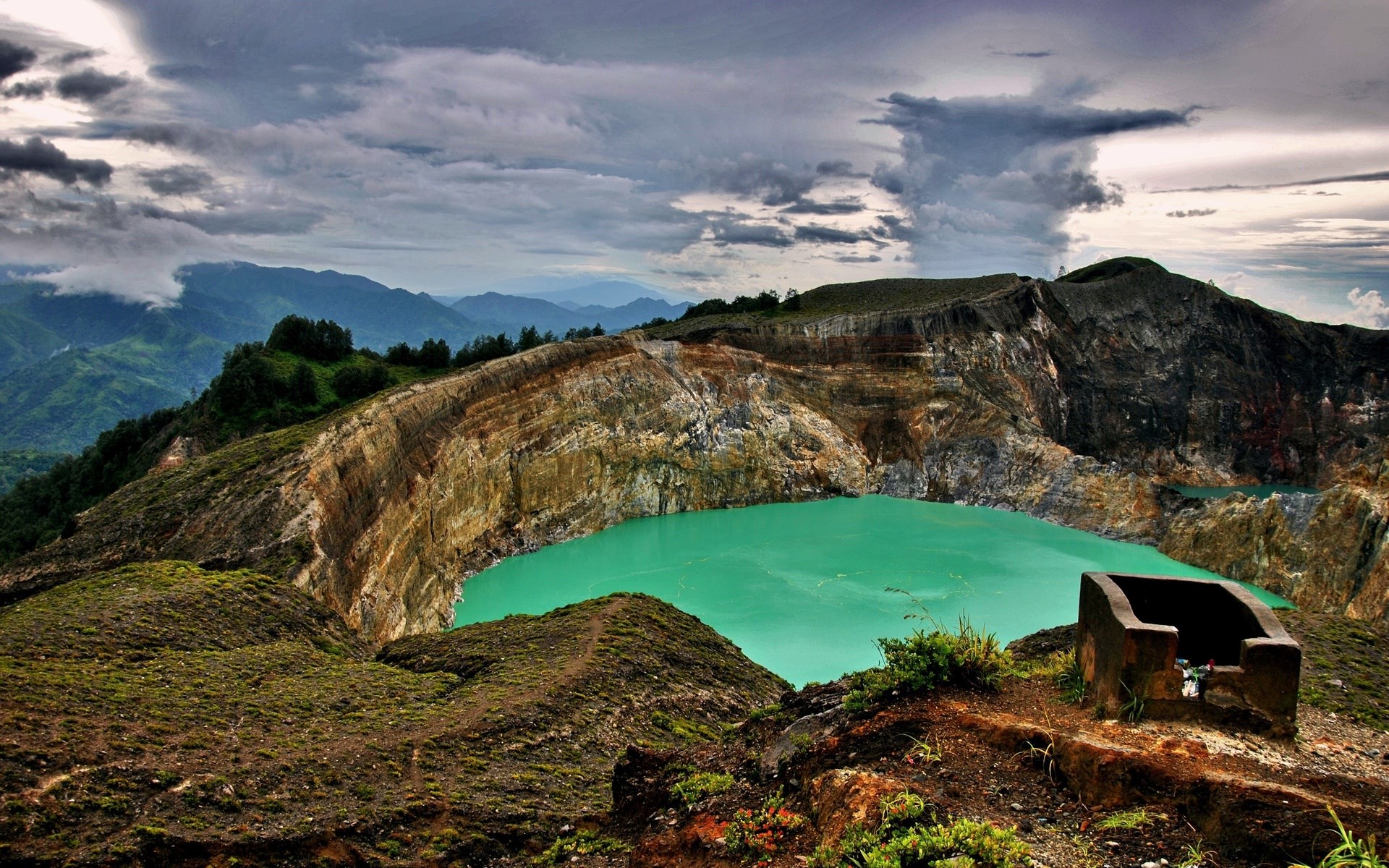 Kelimutu volcano crater lake with turquoise water HD Wallpaper