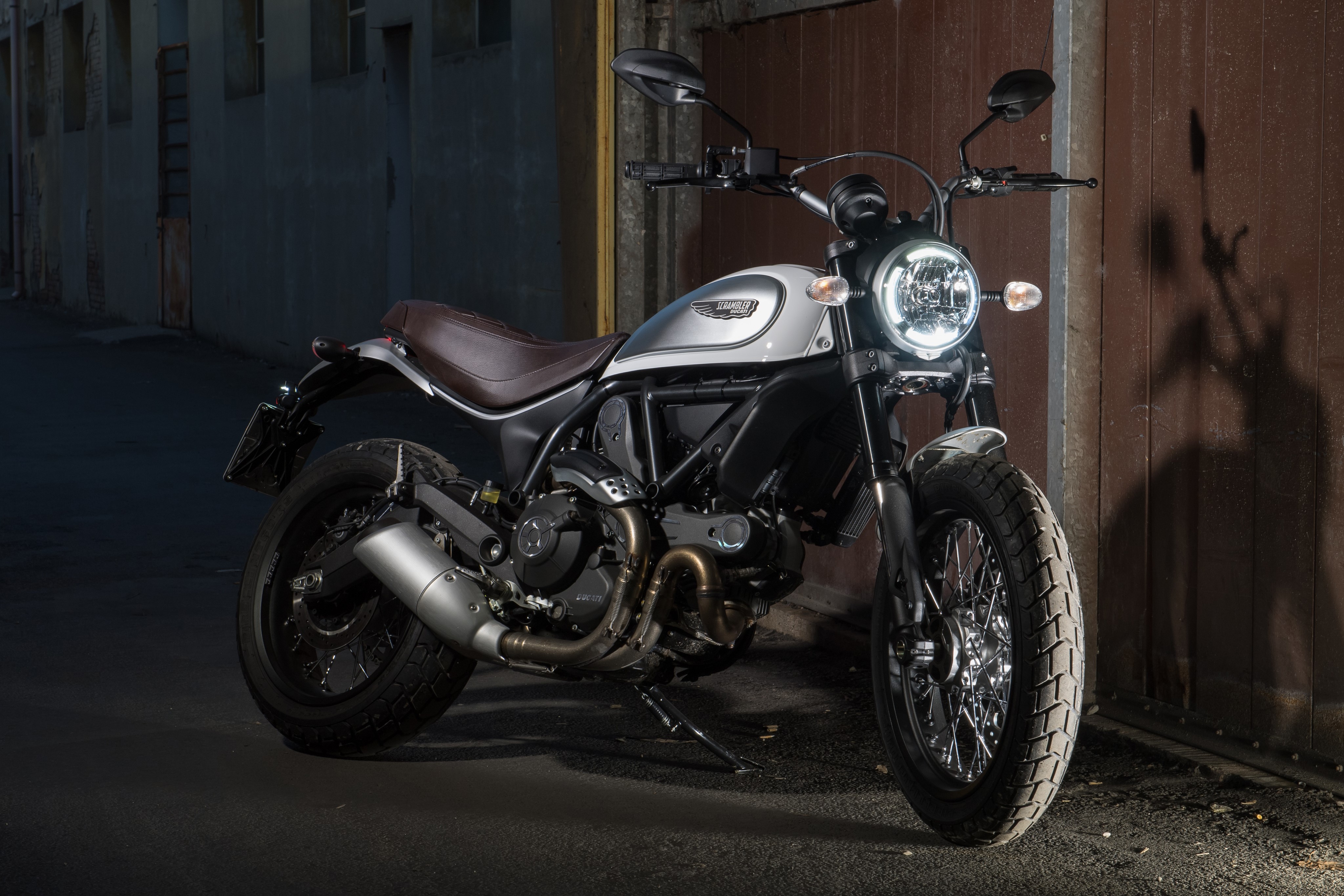 2015-17 Ducati Scrambler Classic motorcycle HD Wallpaper