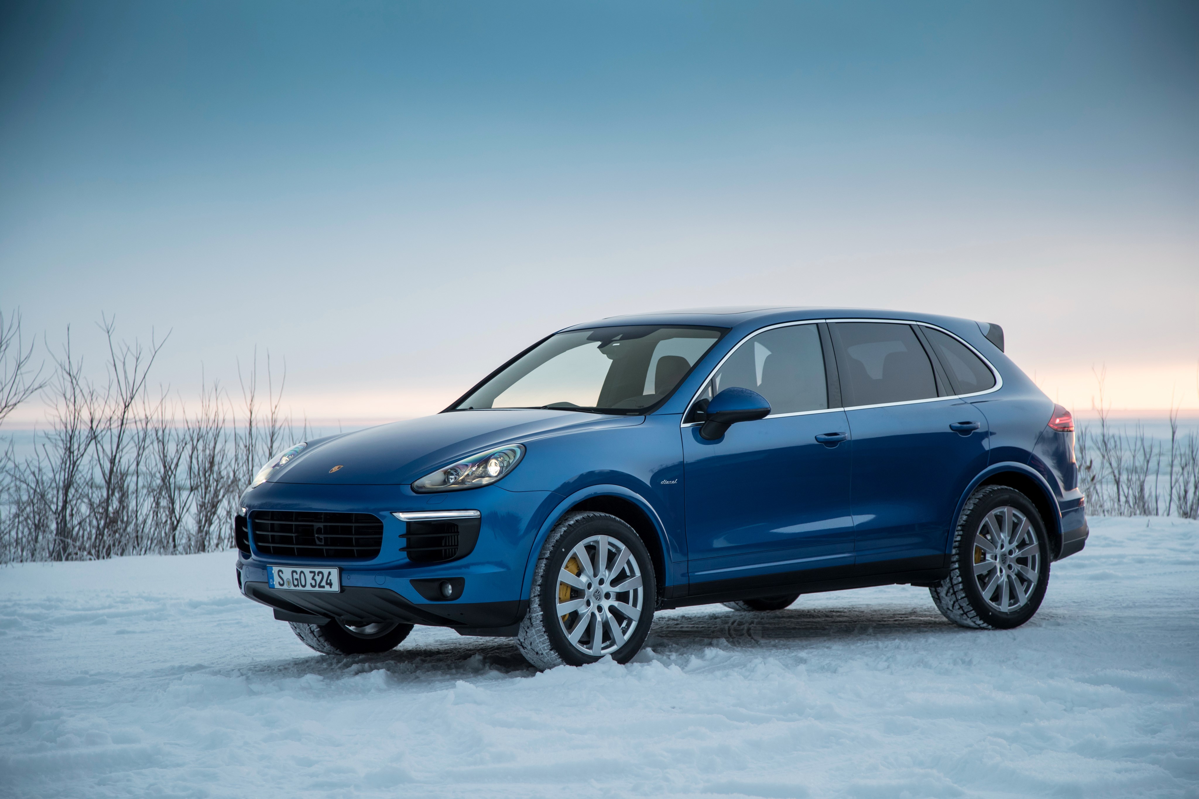 Blue Porsche Cayenne S Diesel in Snow HD Wallpaper