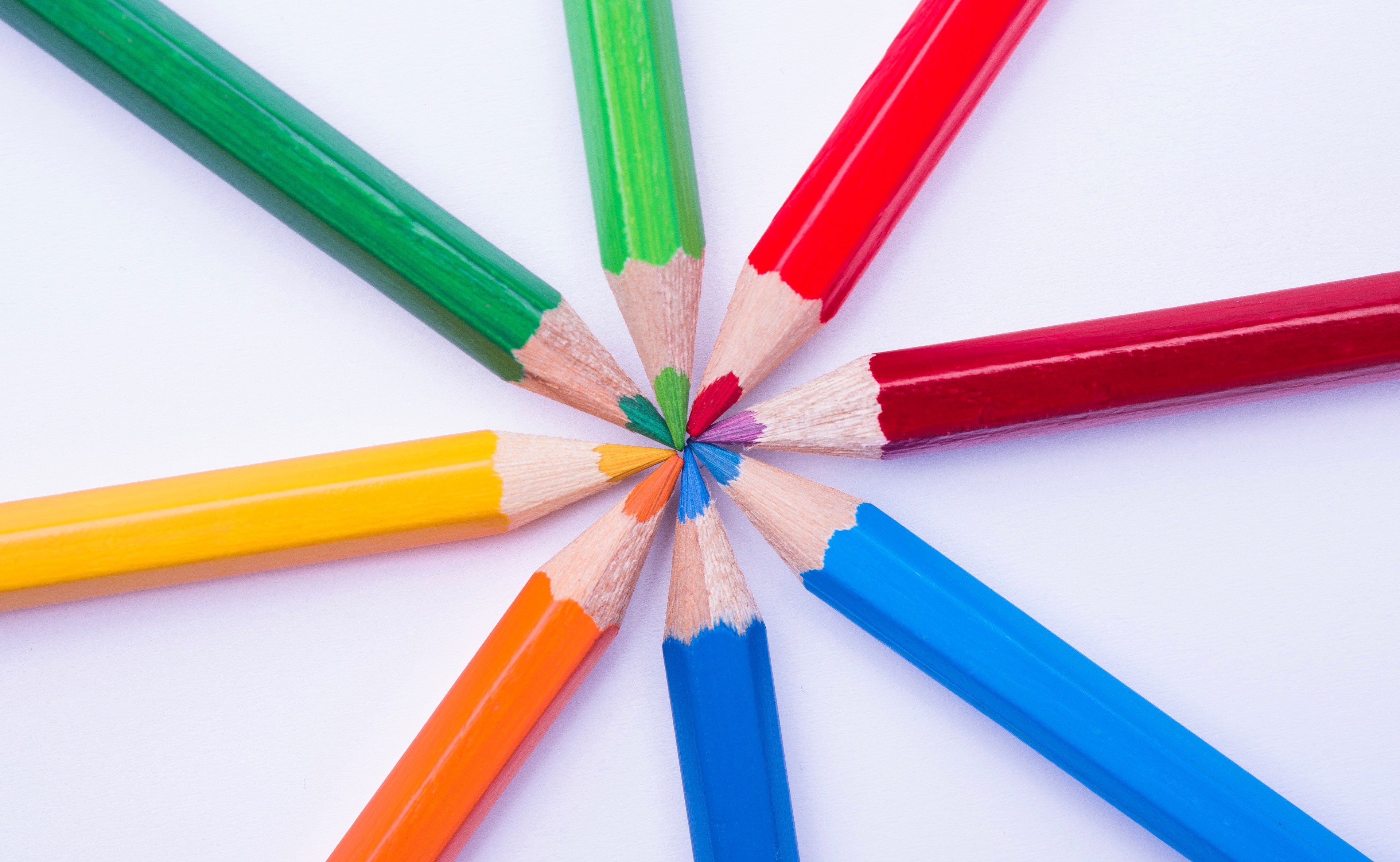 Multicolor Pencils Arranged in a Circle HD Wallpaper