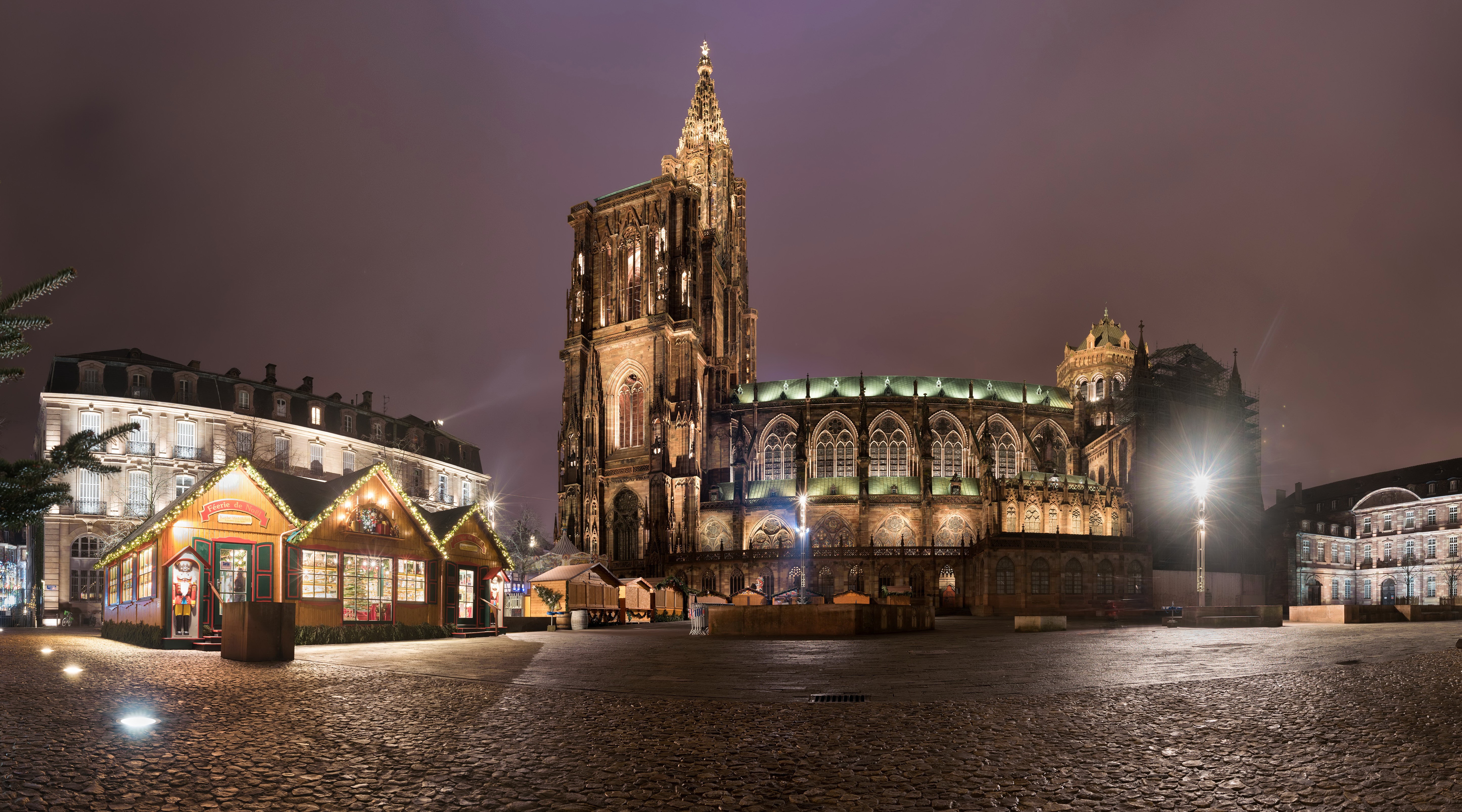 Strasbourg Cathedral and Christmas Market at Night HD Wallpaper
