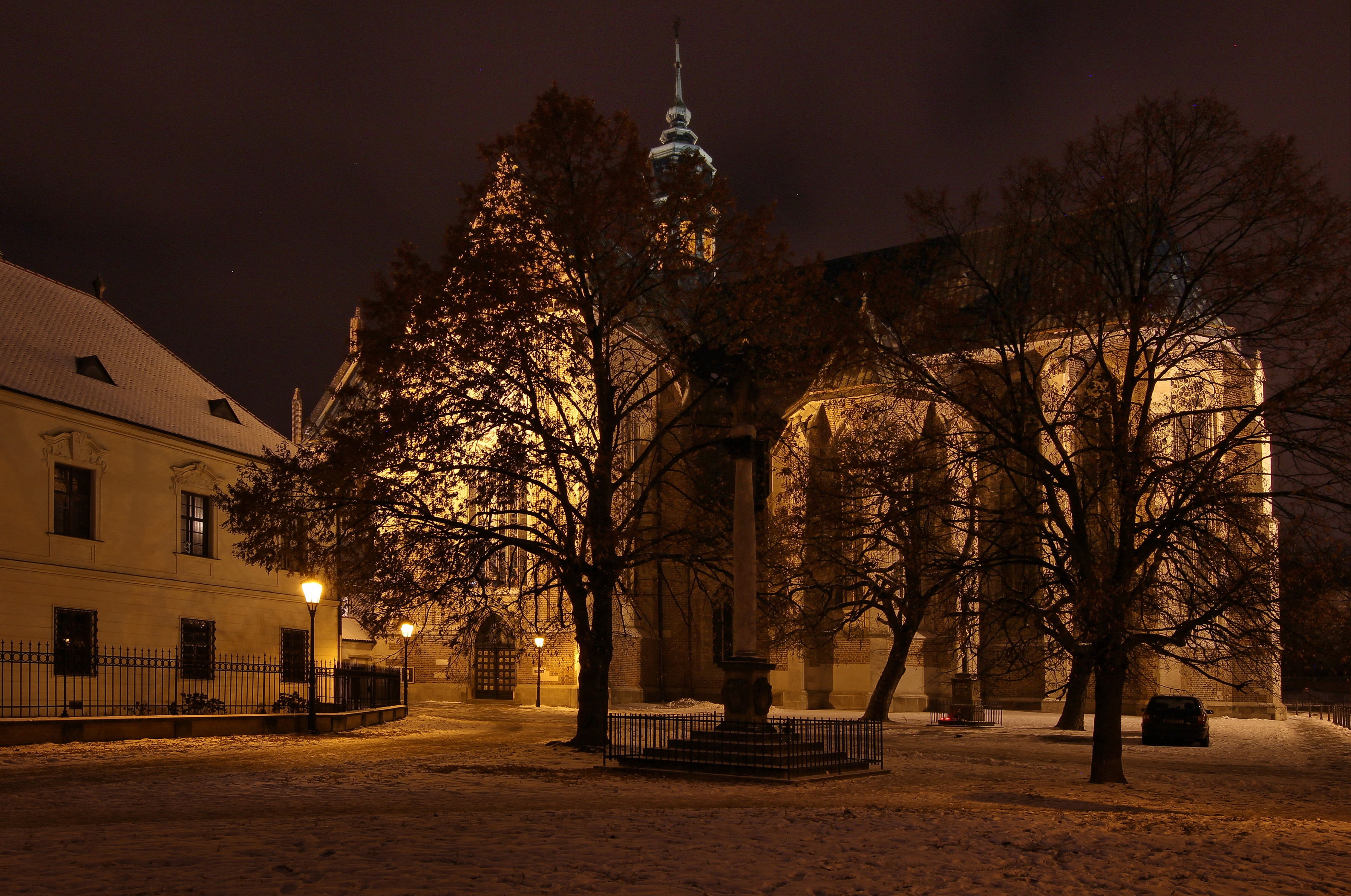 Night view of a church and buildings in Brno, Czech Republic HD Wallpaper