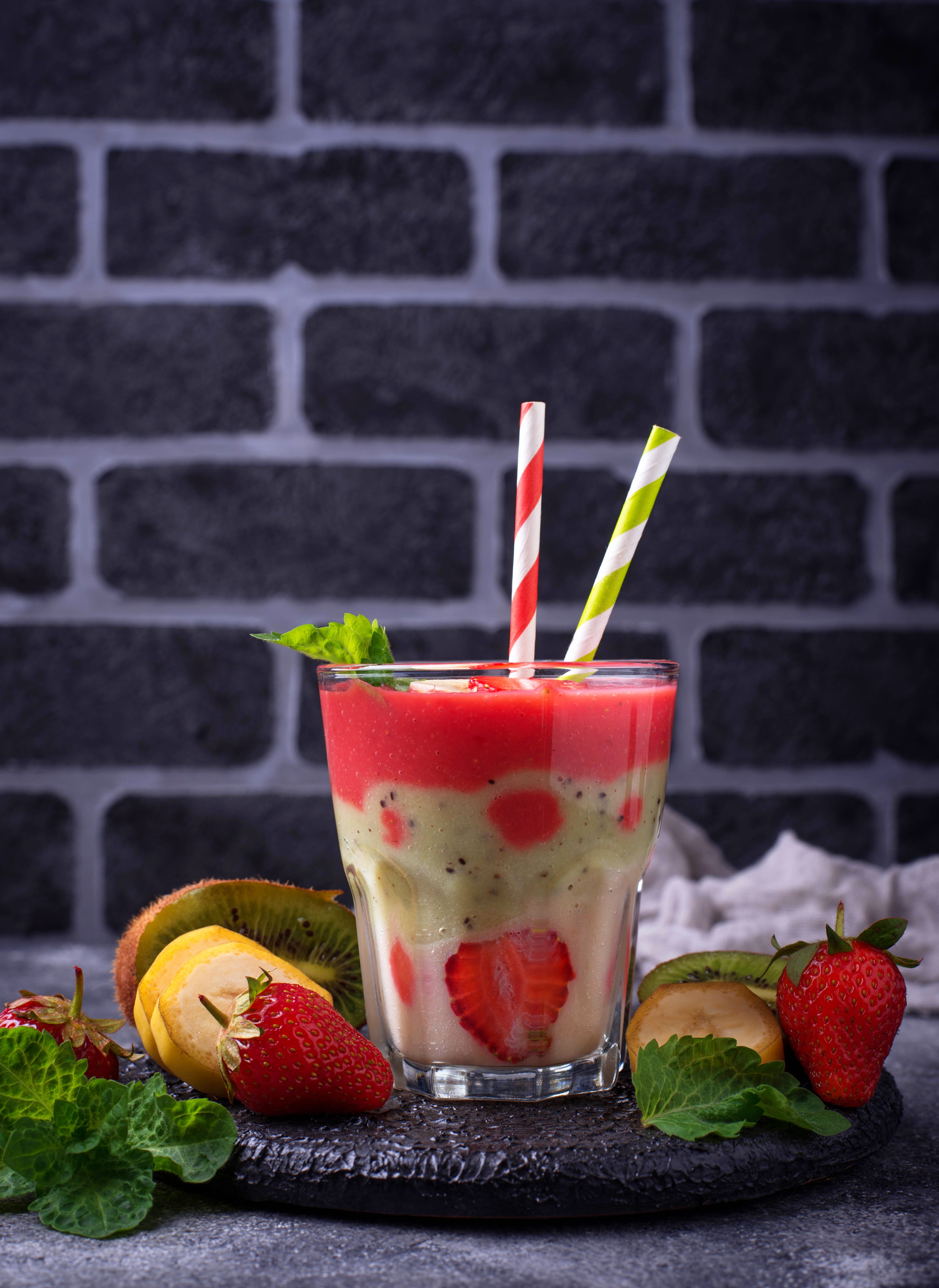 Strawberry Kiwi Smoothie in Highball Glass HD Phone Wallpaper