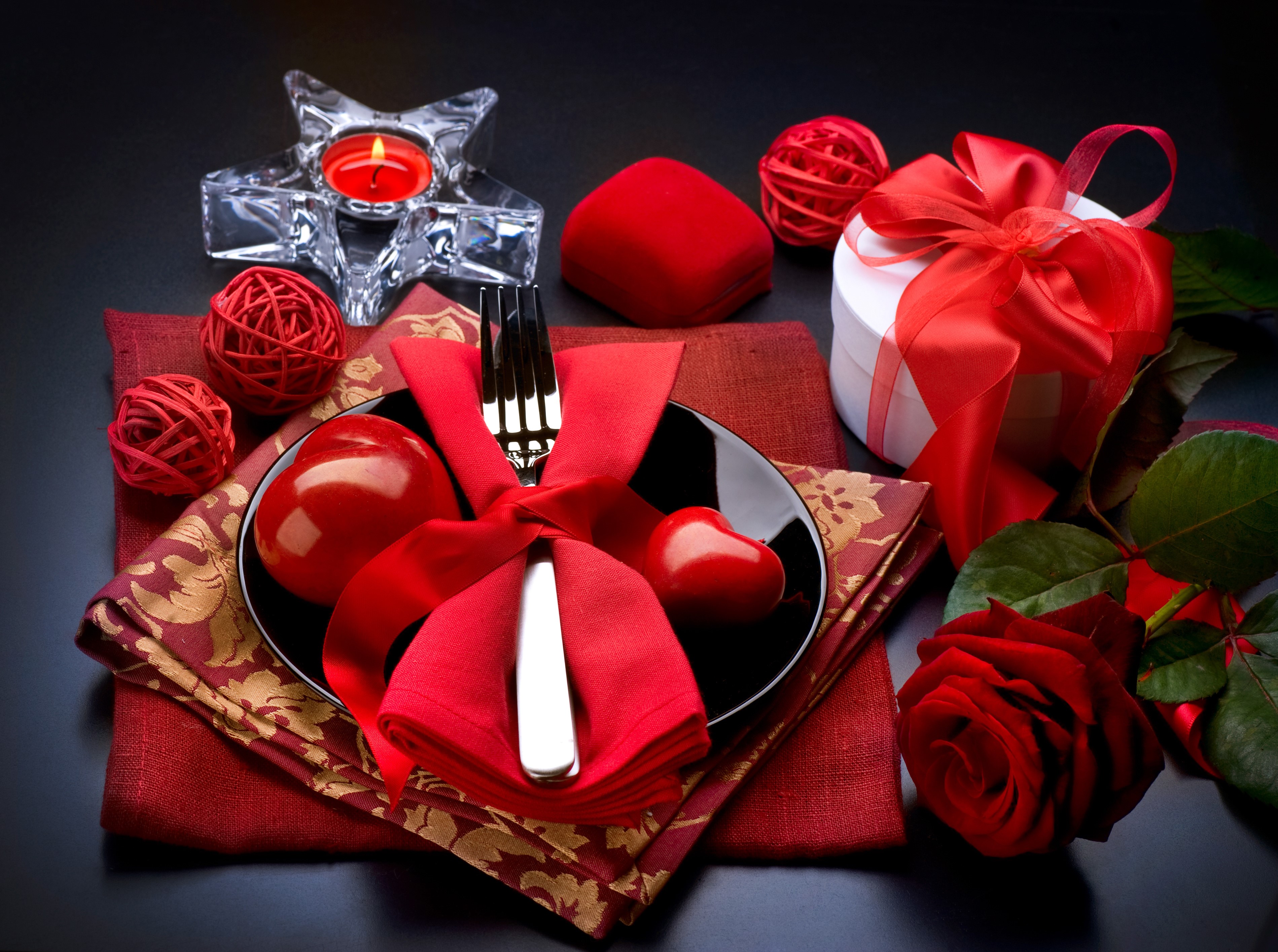 Valentine's Day Table Setting with Rose and Gift HD Wallpaper