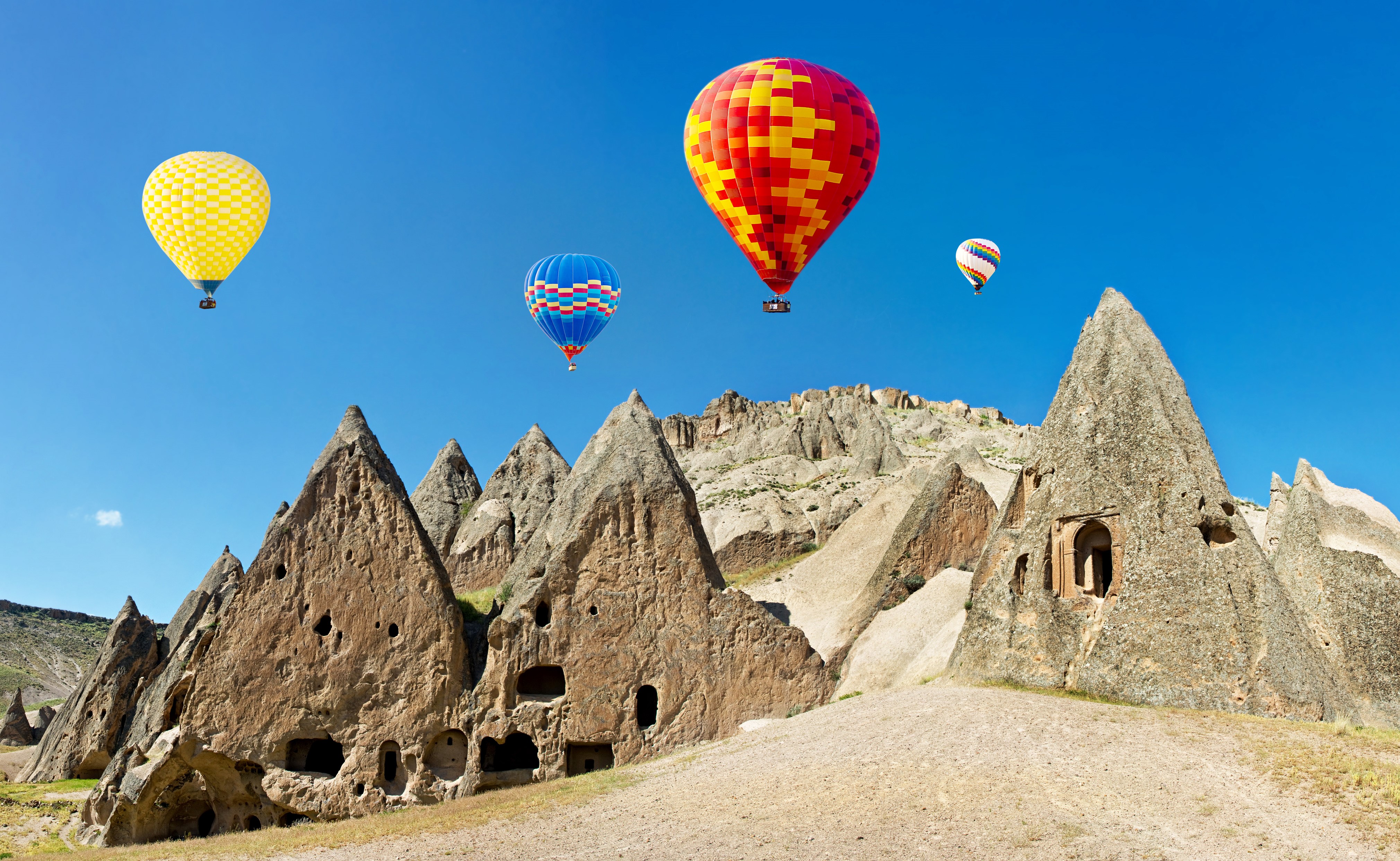 Hot air balloons over Cappadocia, Turkey HD Wallpaper