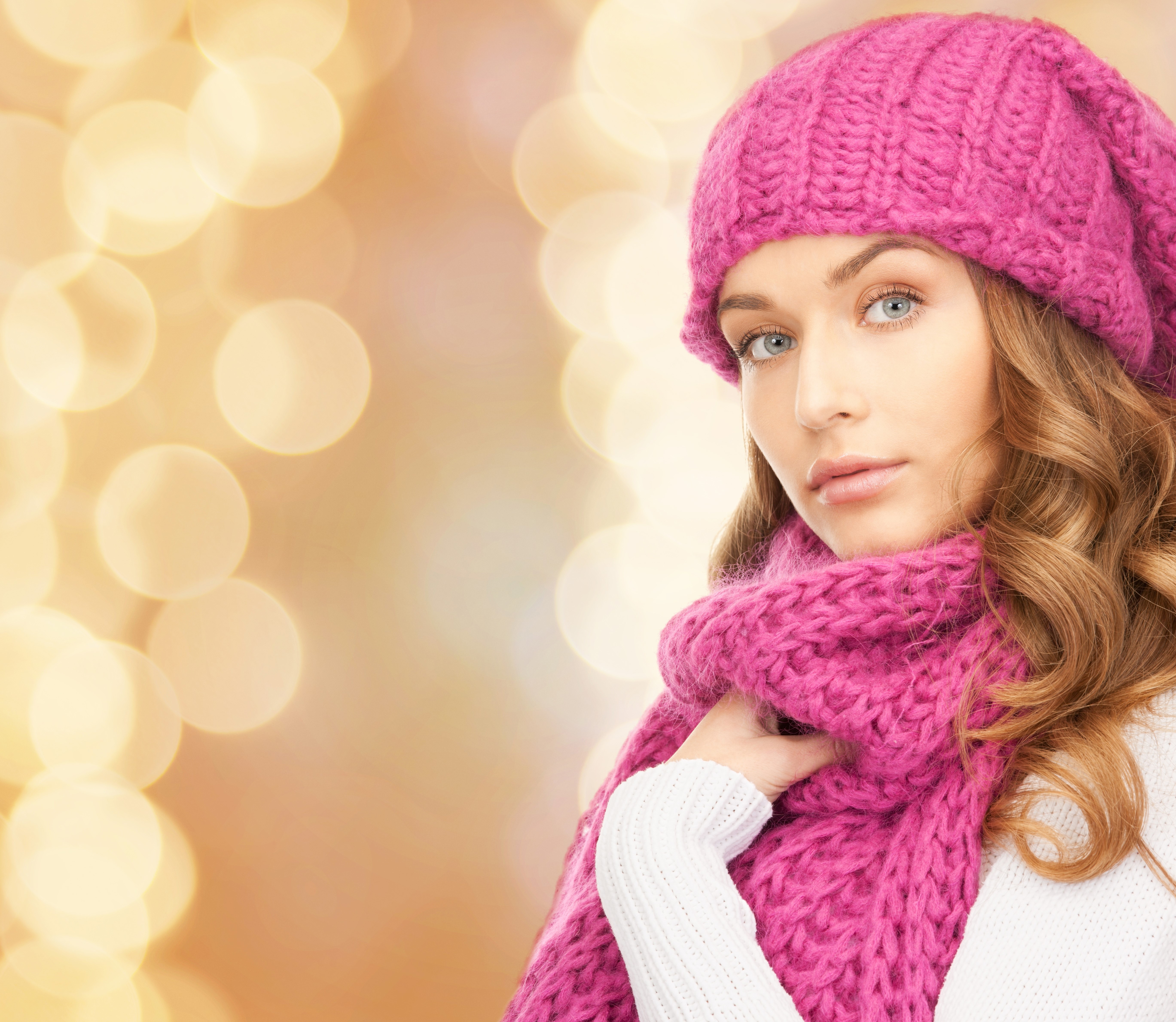 Woman in pink winter hat and scarf HD Wallpaper
