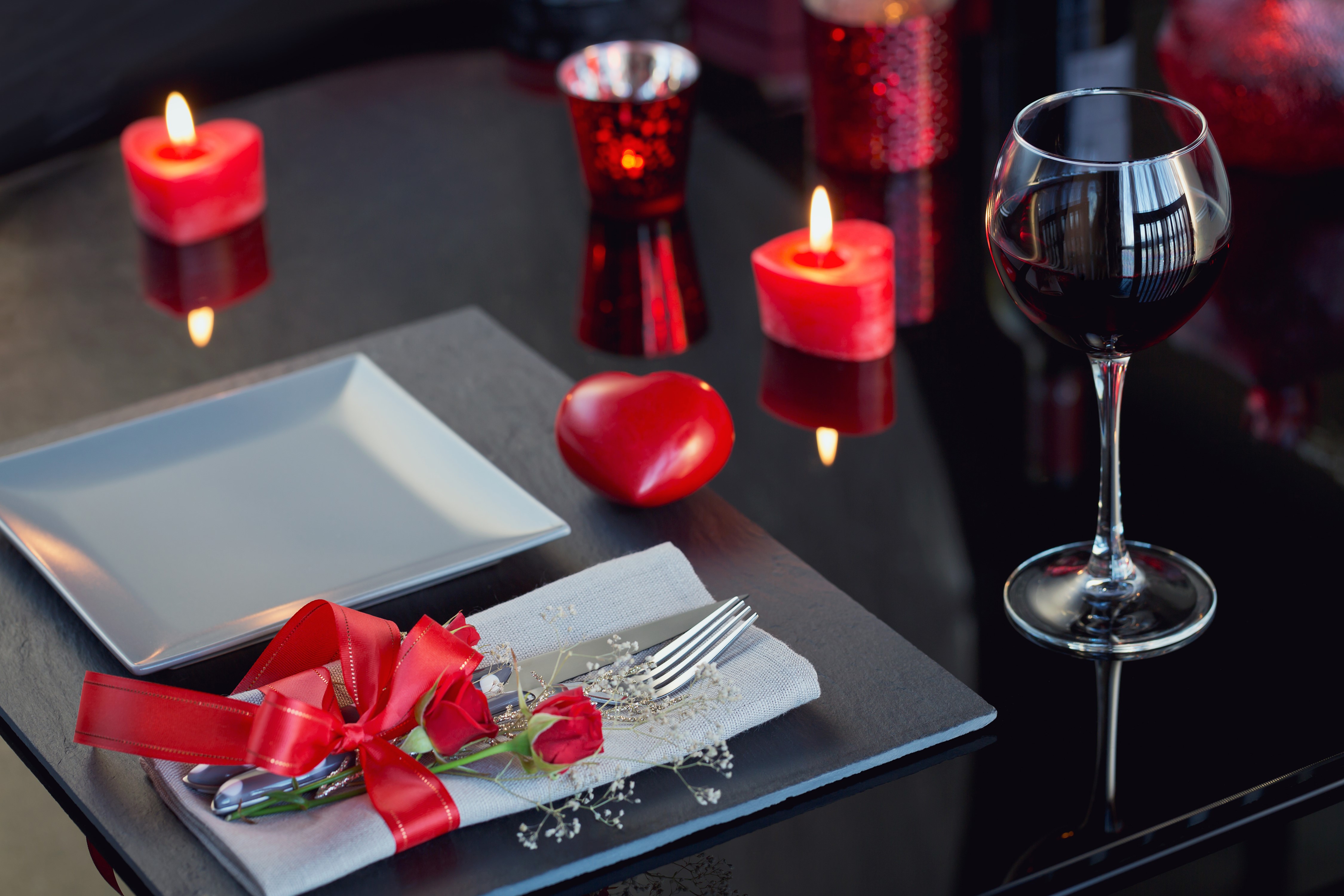 Valentine's Day Table Setting with Wine and Roses HD Wallpaper