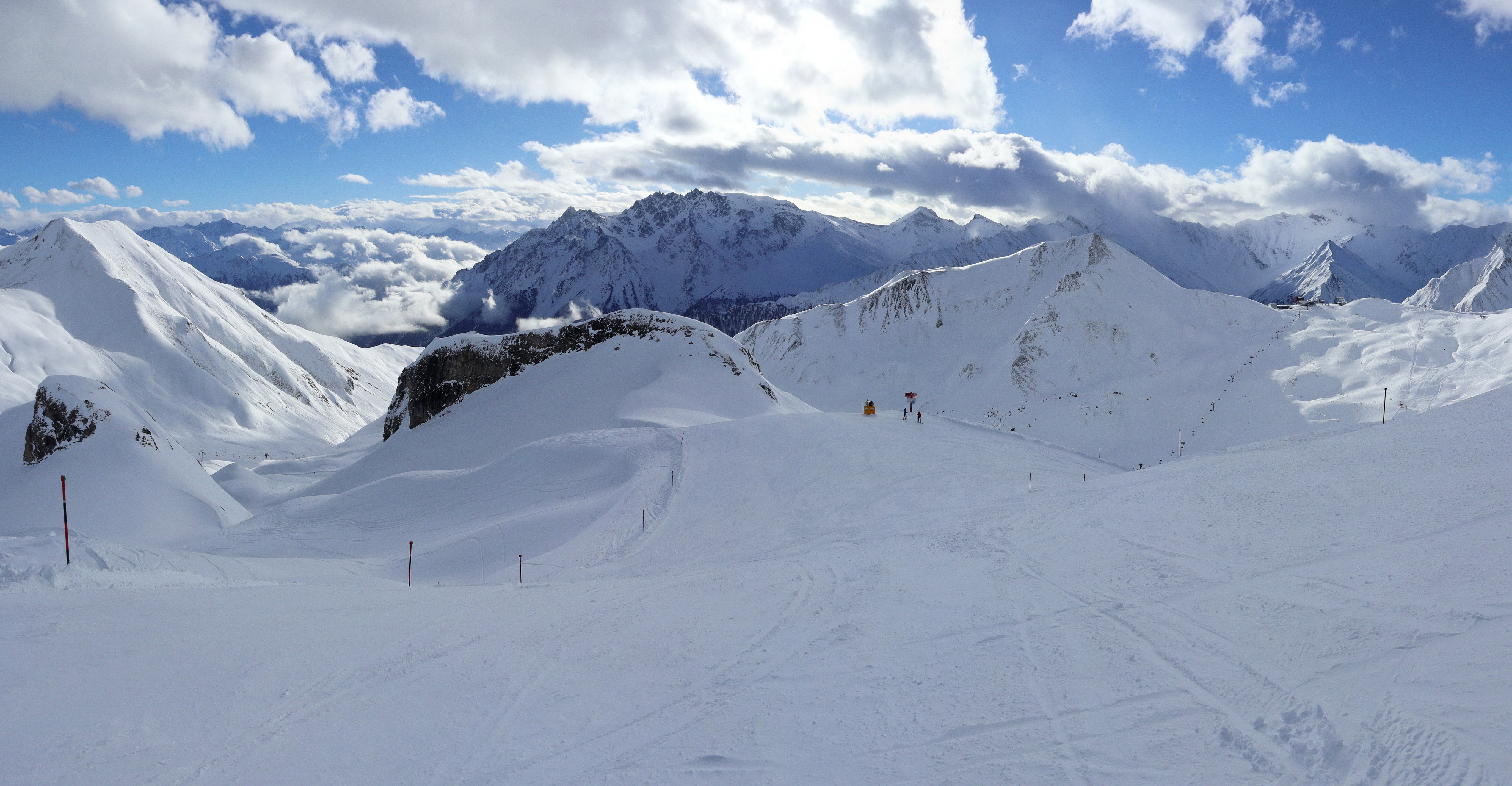 Snowy Mountains in the Alps, Switzerland HD Wallpaper