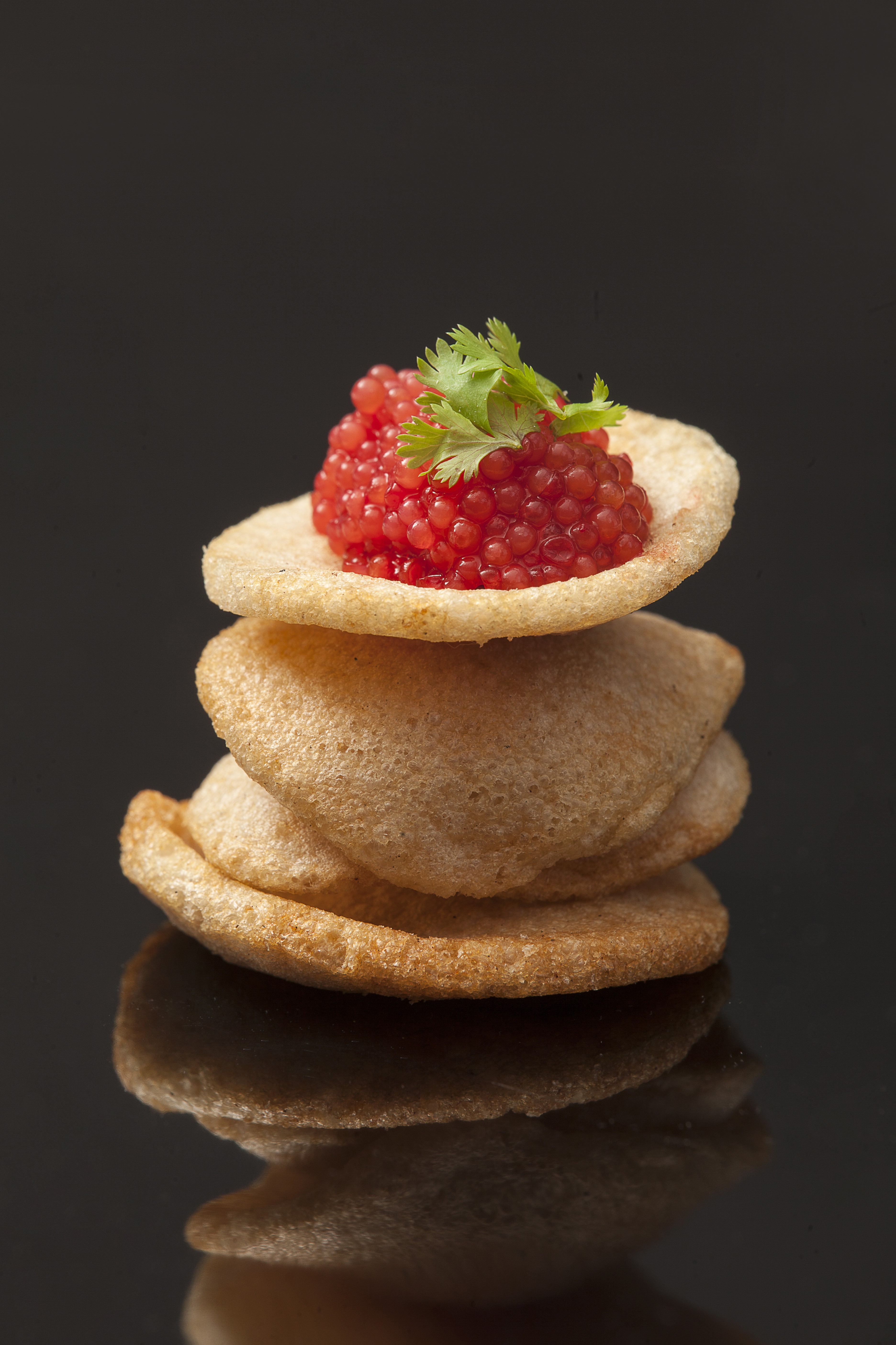 Stack of chips topped with red caviar and cilantro HD Phone Wallpaper