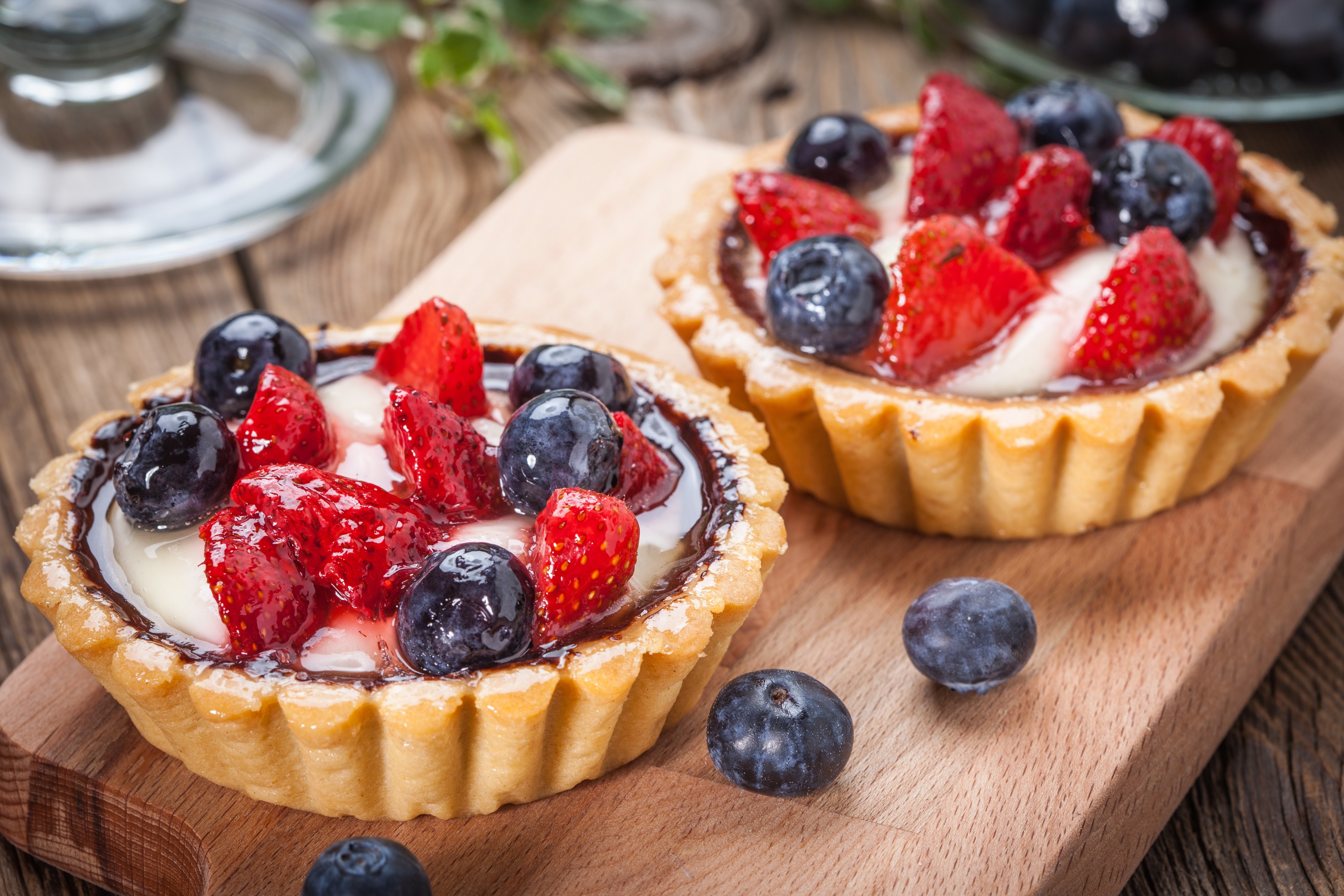 Fruit Tarts with Strawberries and Blueberries HD Wallpaper