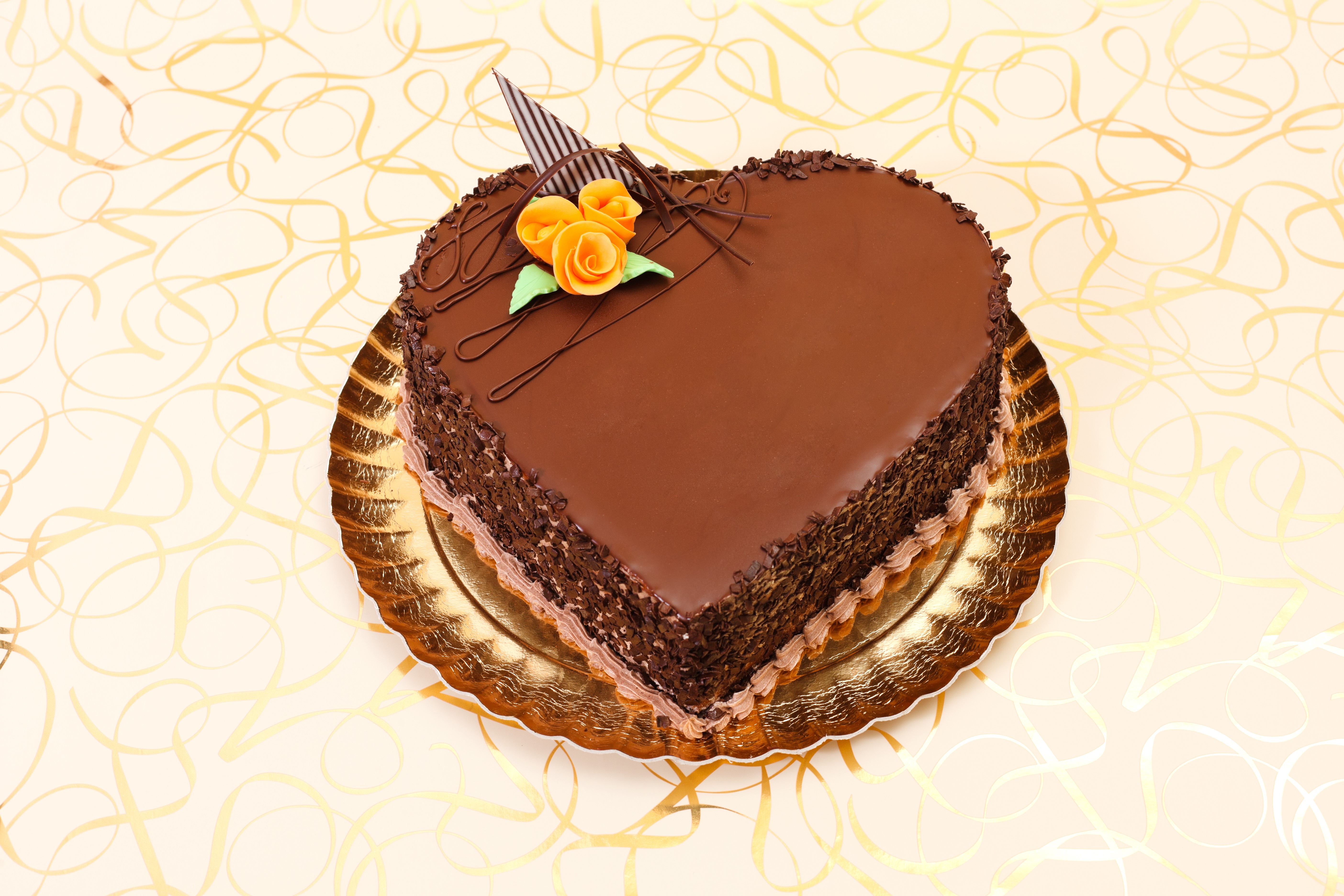 Chocolate Heart Cake with Roses HD Wallpaper