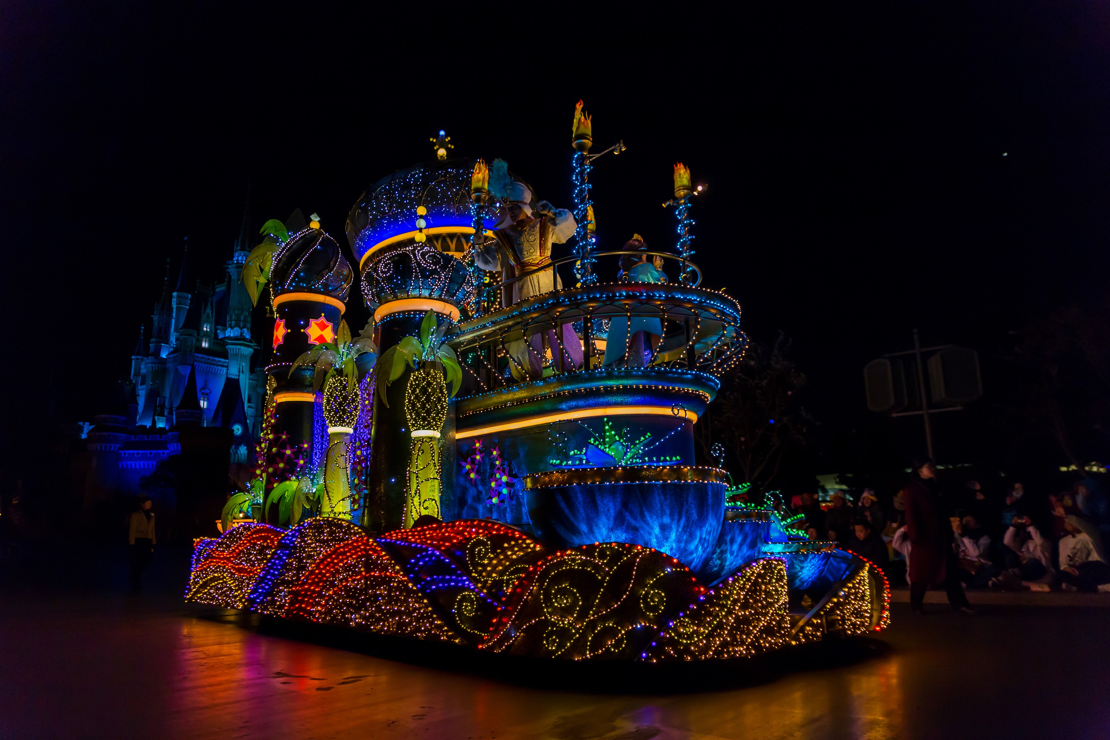 Tokyo Disneyland Parade Float at Night HD Wallpaper