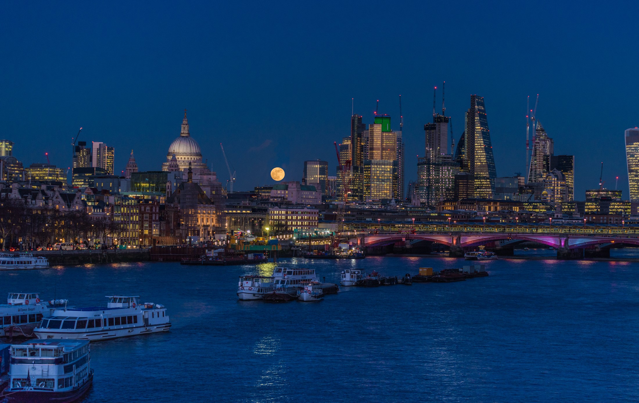 London skyline with St. Paul's Cathedral and the City at night HD Wallpaper