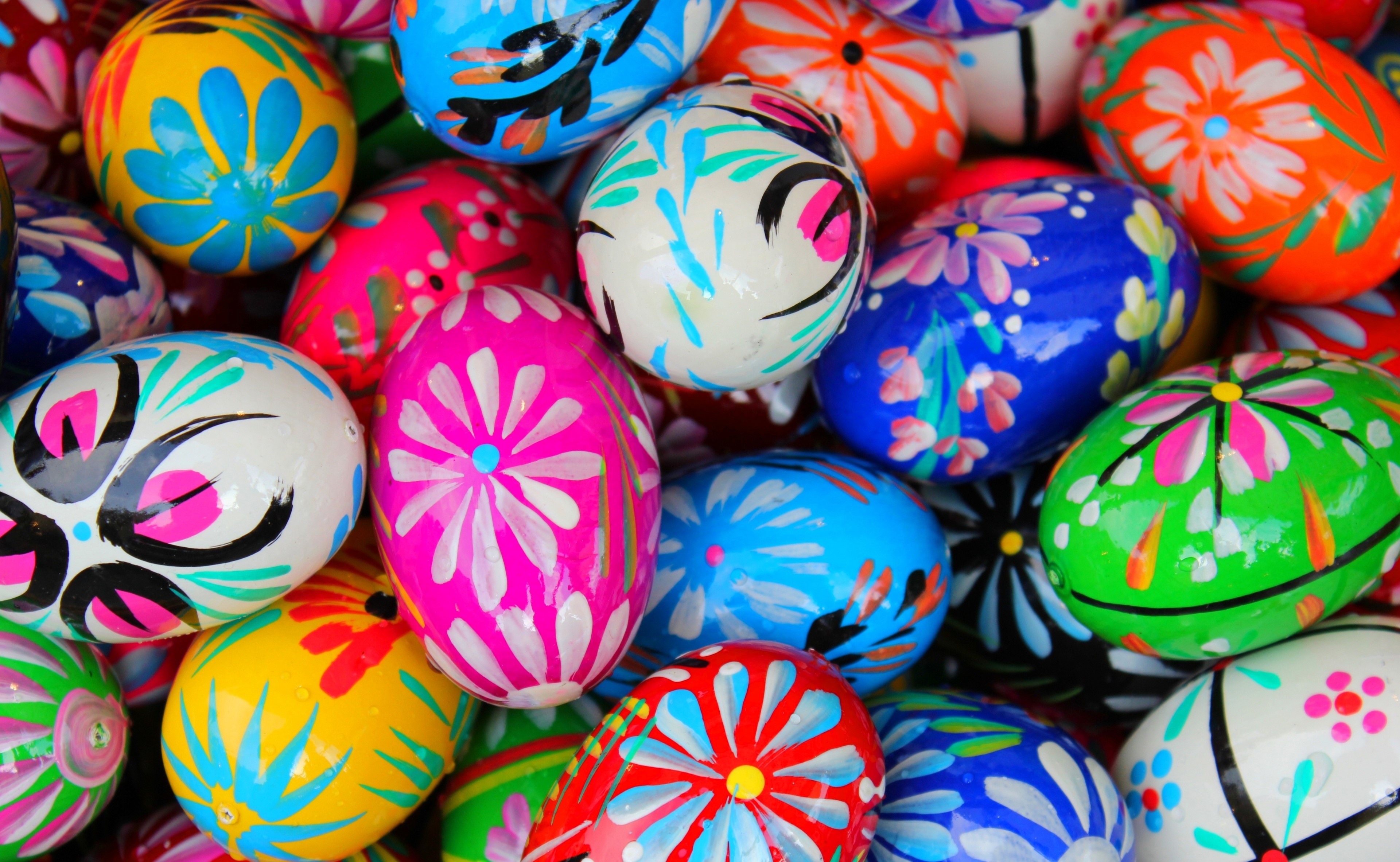 Colorful Easter Eggs with Floral Designs HD Wallpaper